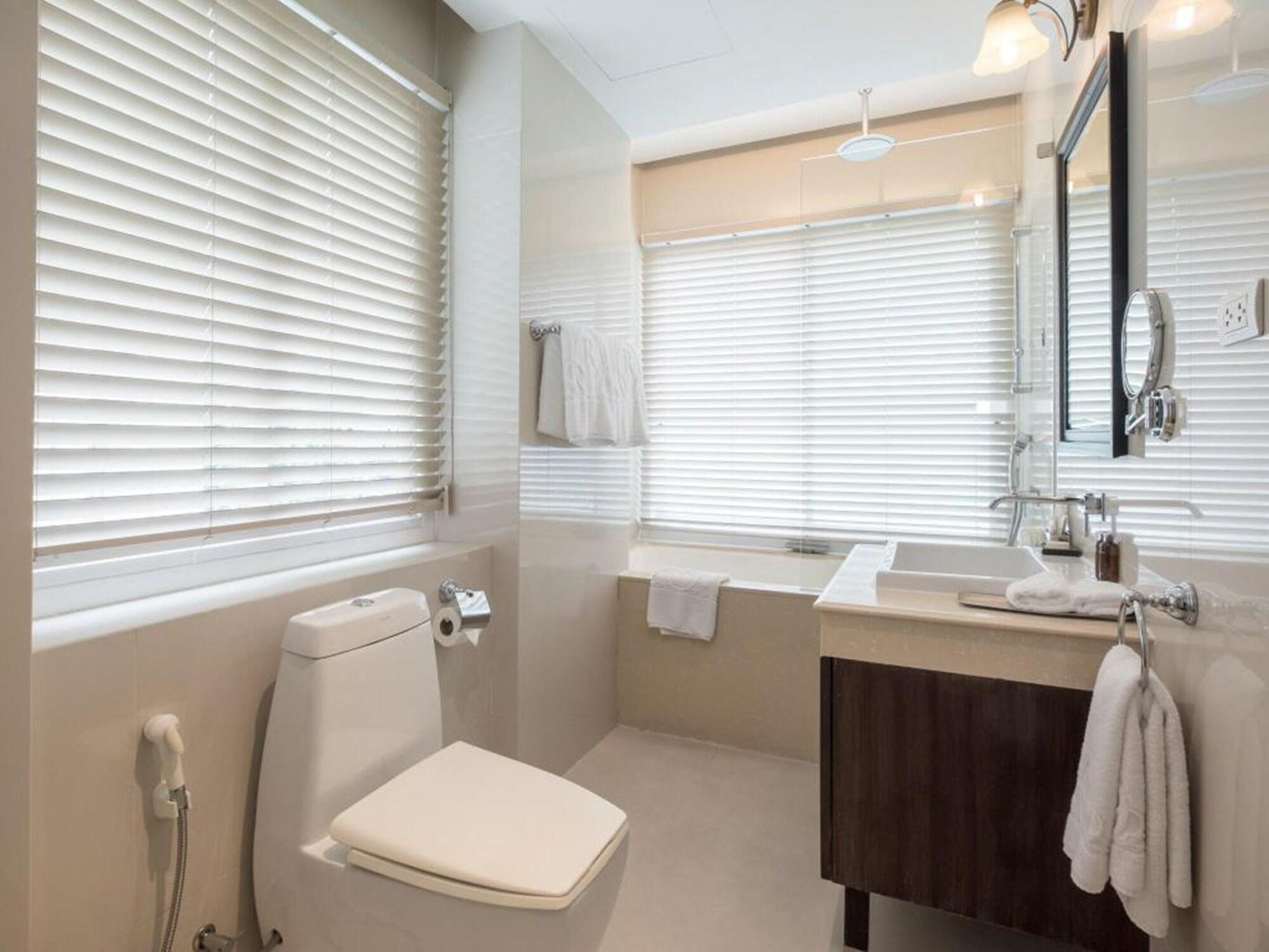 Rongratana Executive Apartment Bangkok