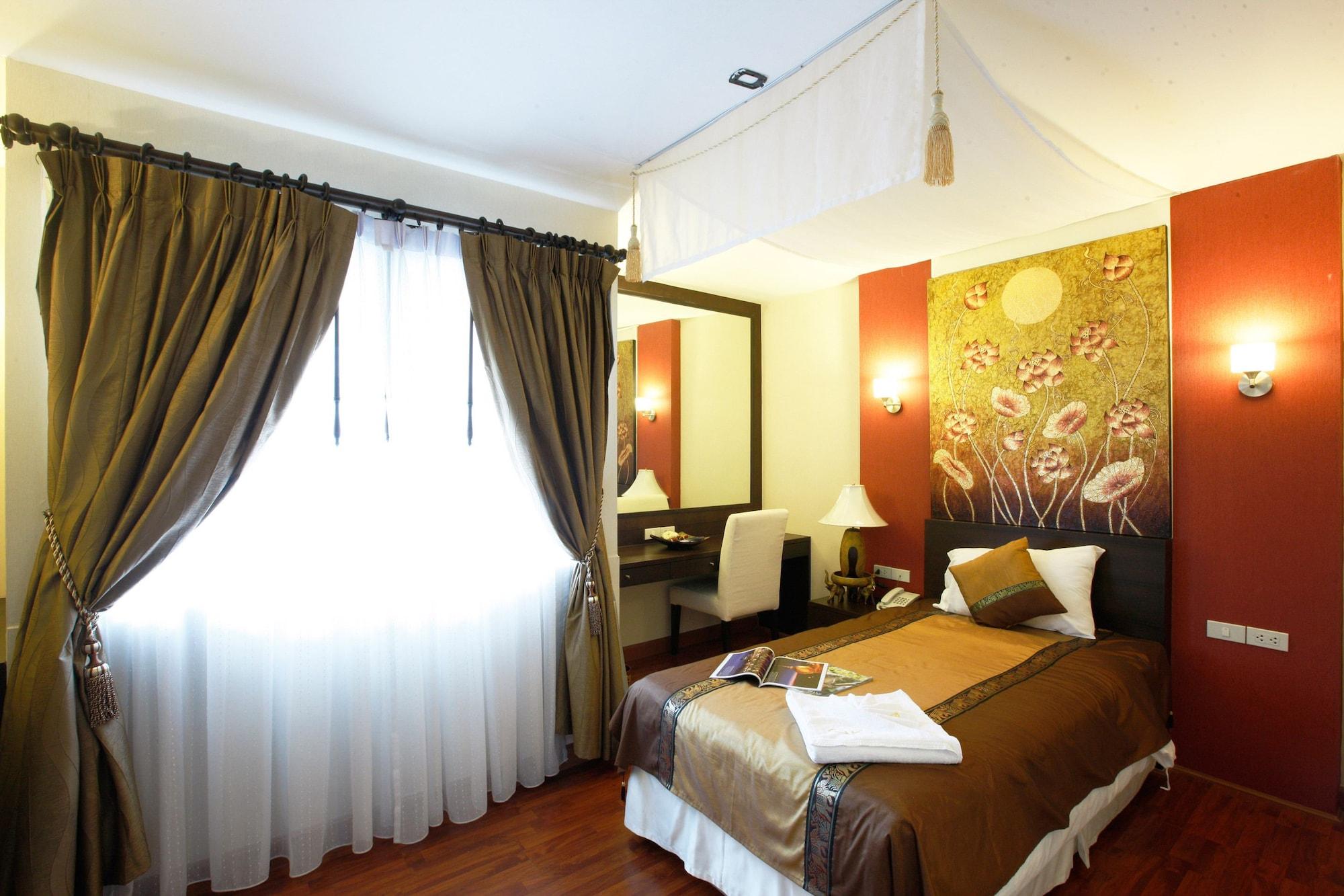 Mirth Sathorn Hotel