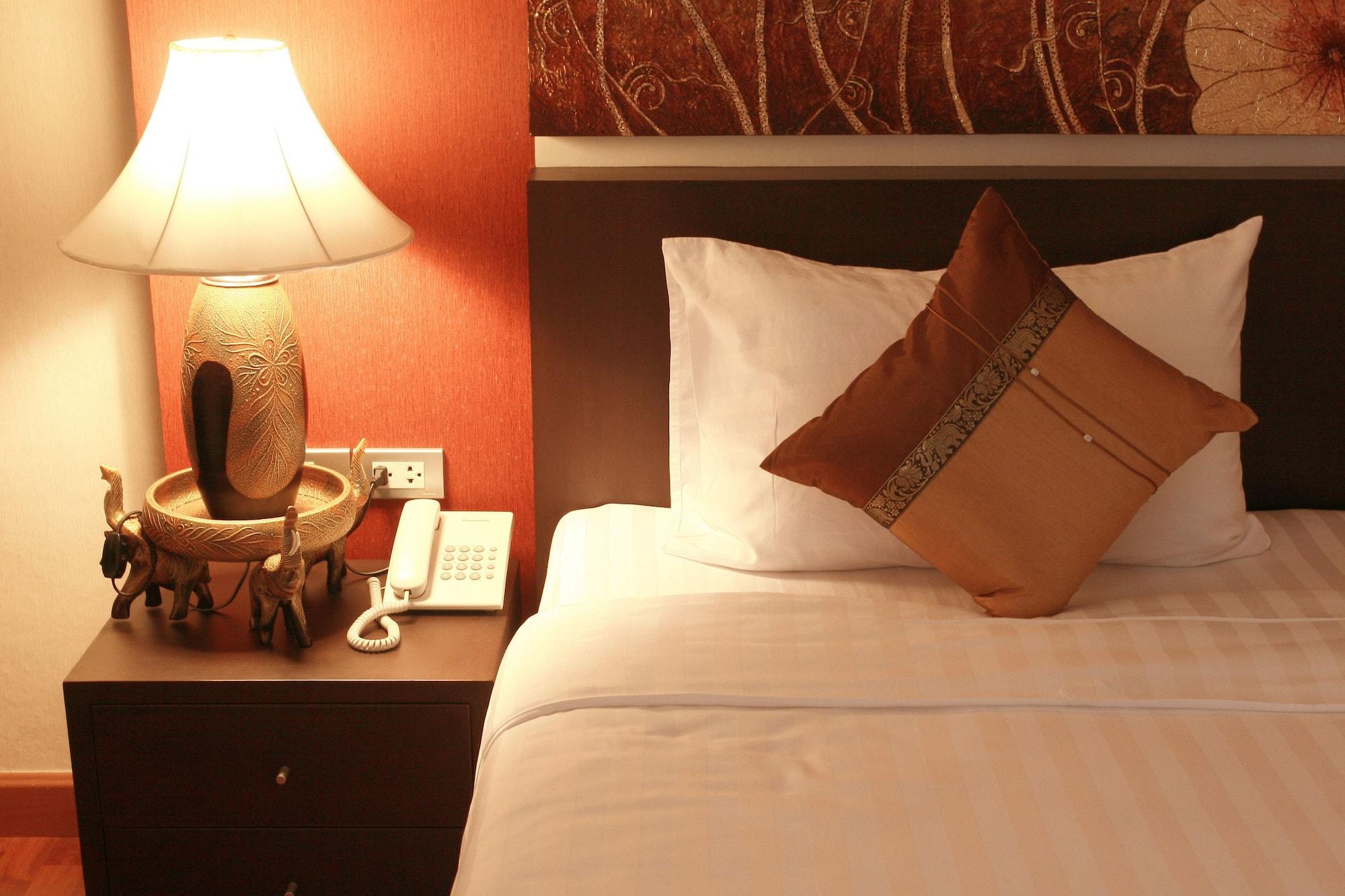 Hotel Mirth Sathorn Bangkok