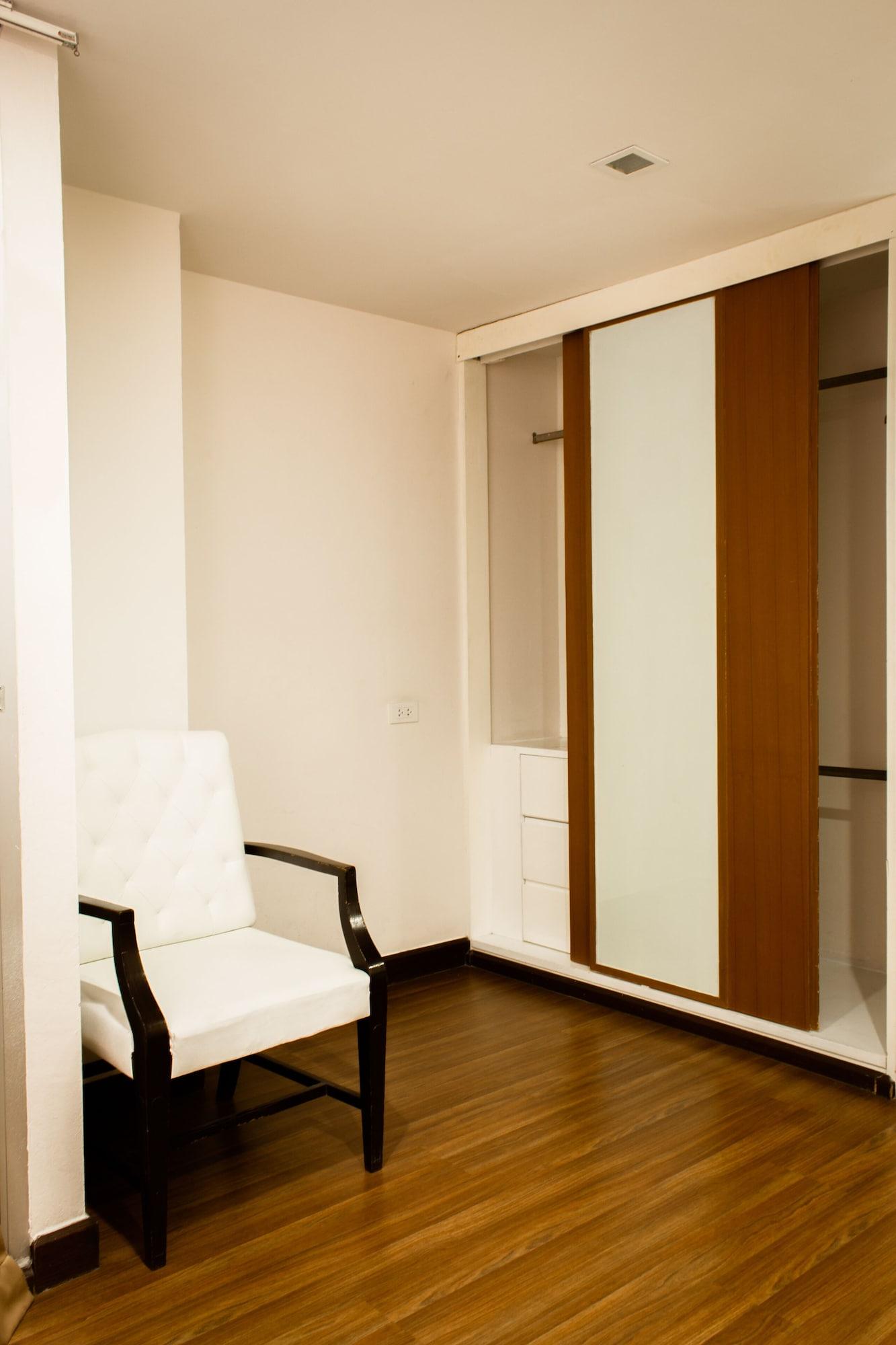I Sathorn Hotel 3*