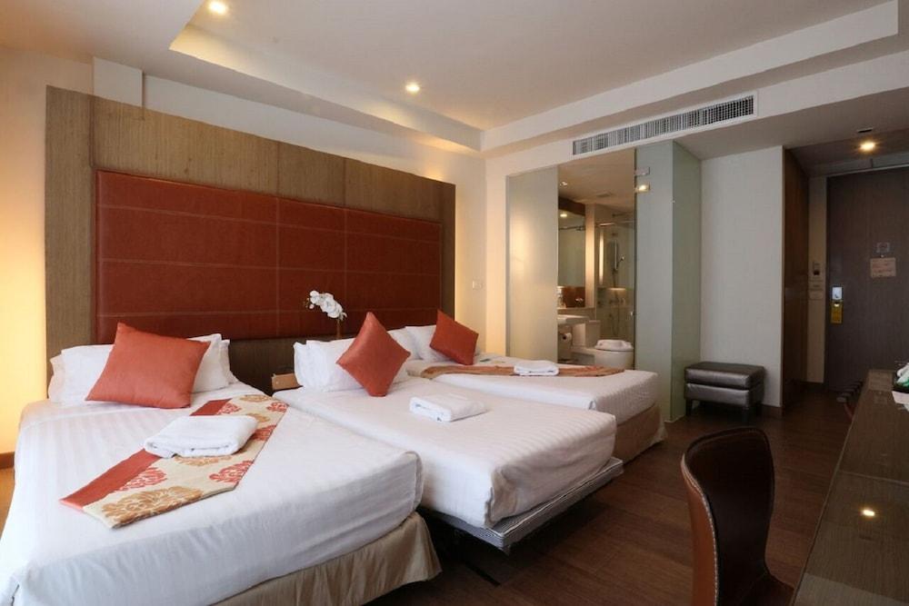 On8 Sukhumvit Nana Hotel