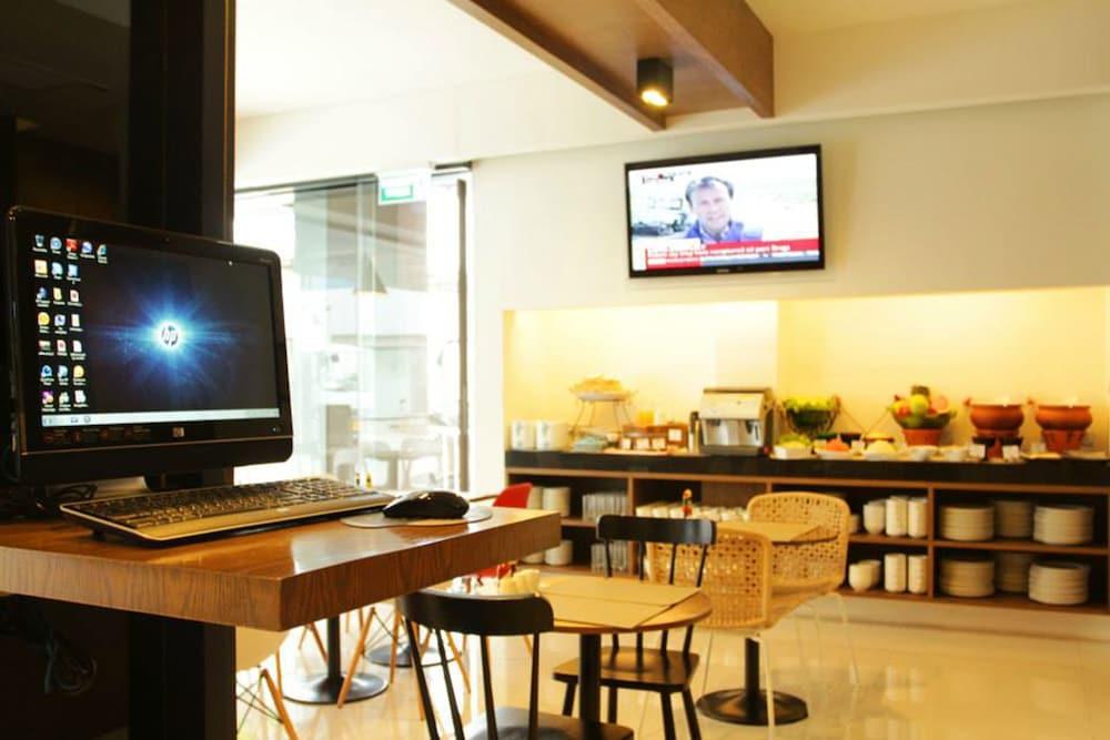 Metz Pratunam Hotel 3*