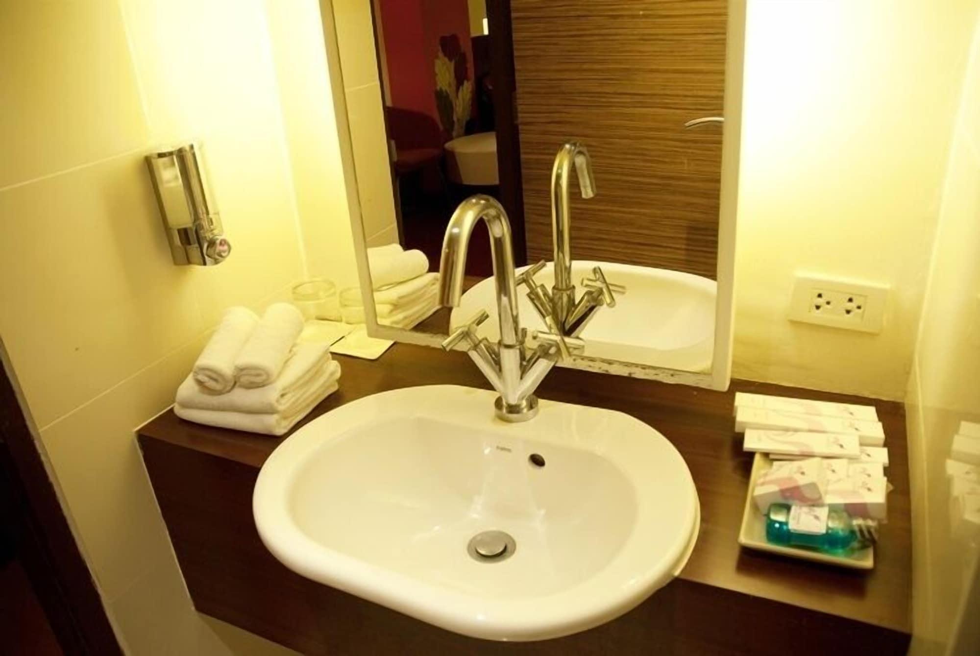 Veronica Hotel 3*