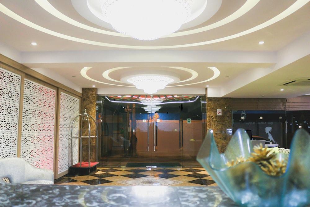 Maverick Ratchada Bangkok