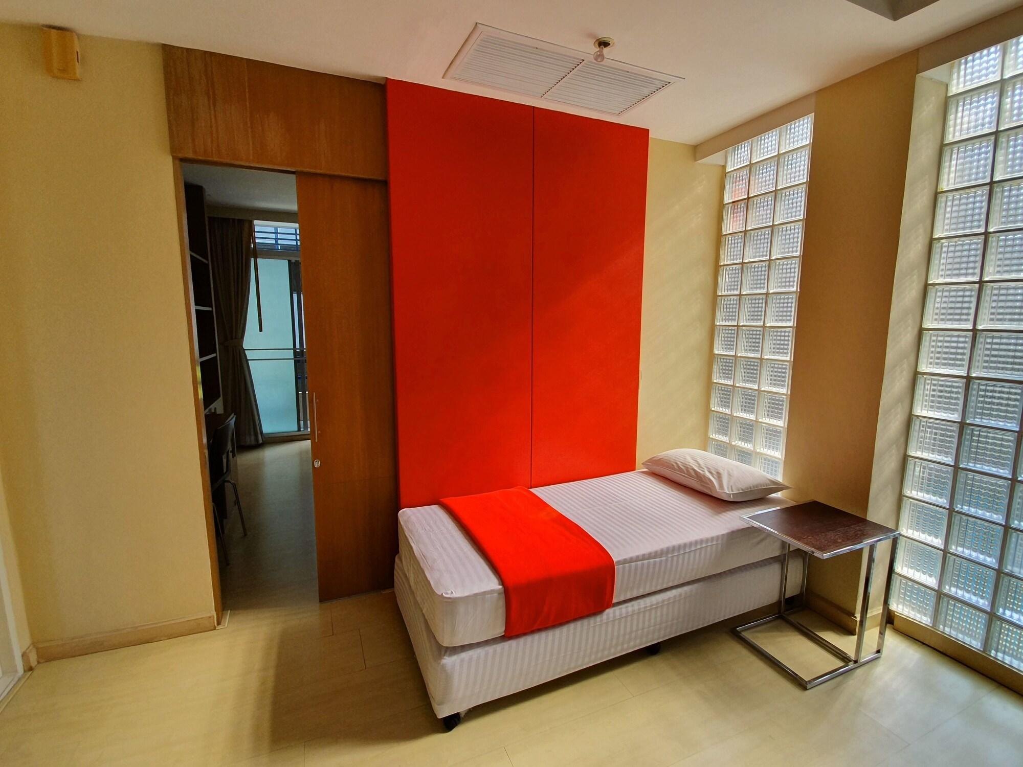 Silom Convent Garden Guest house