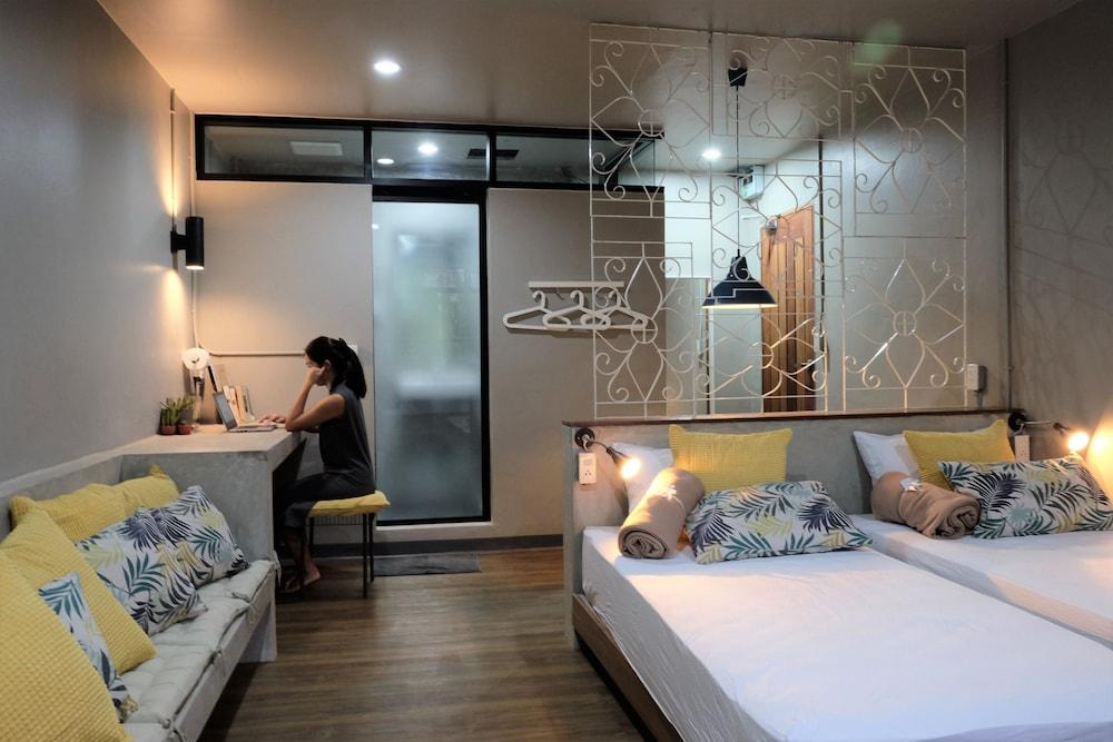 Hostel Cloudy