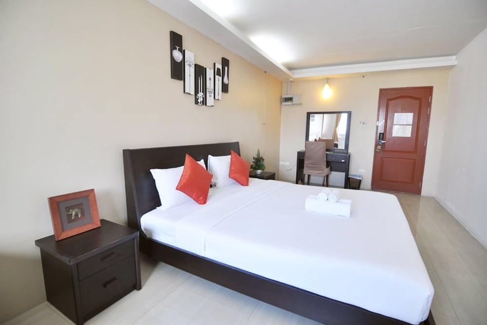 Hotel Centric Place 3*