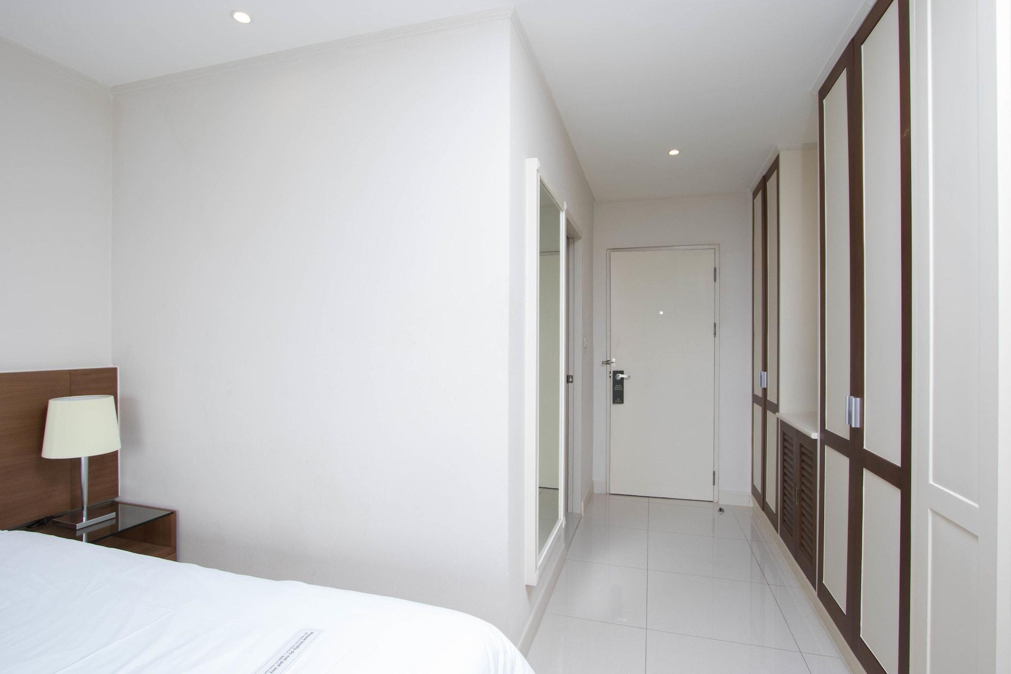 Thomson Hotel Huamark Hotel