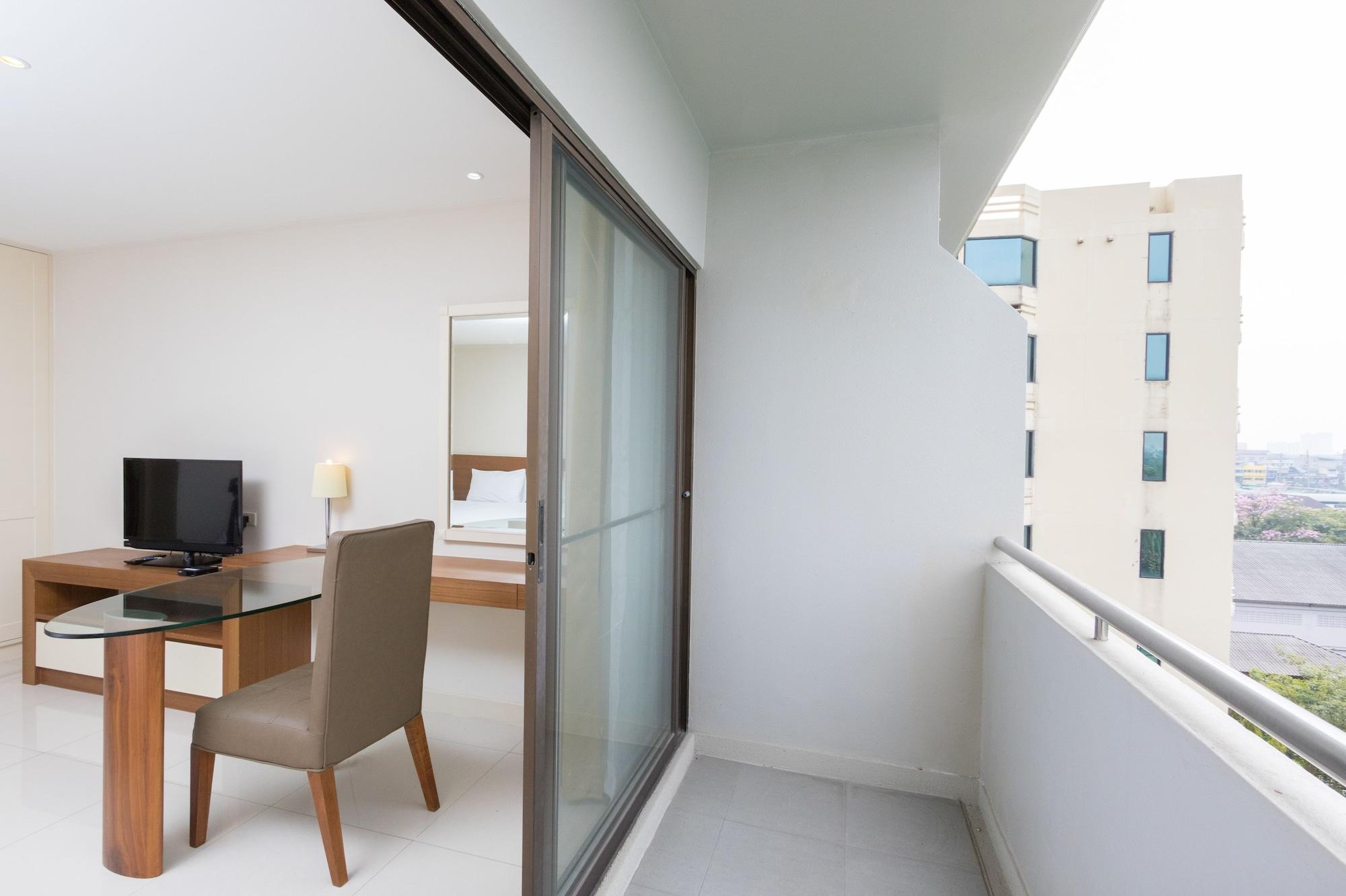 Thomson Hotel Huamark Hotel 4*