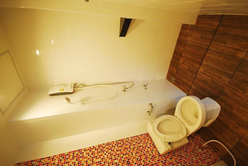 Aparthotel Baan Mina 2*