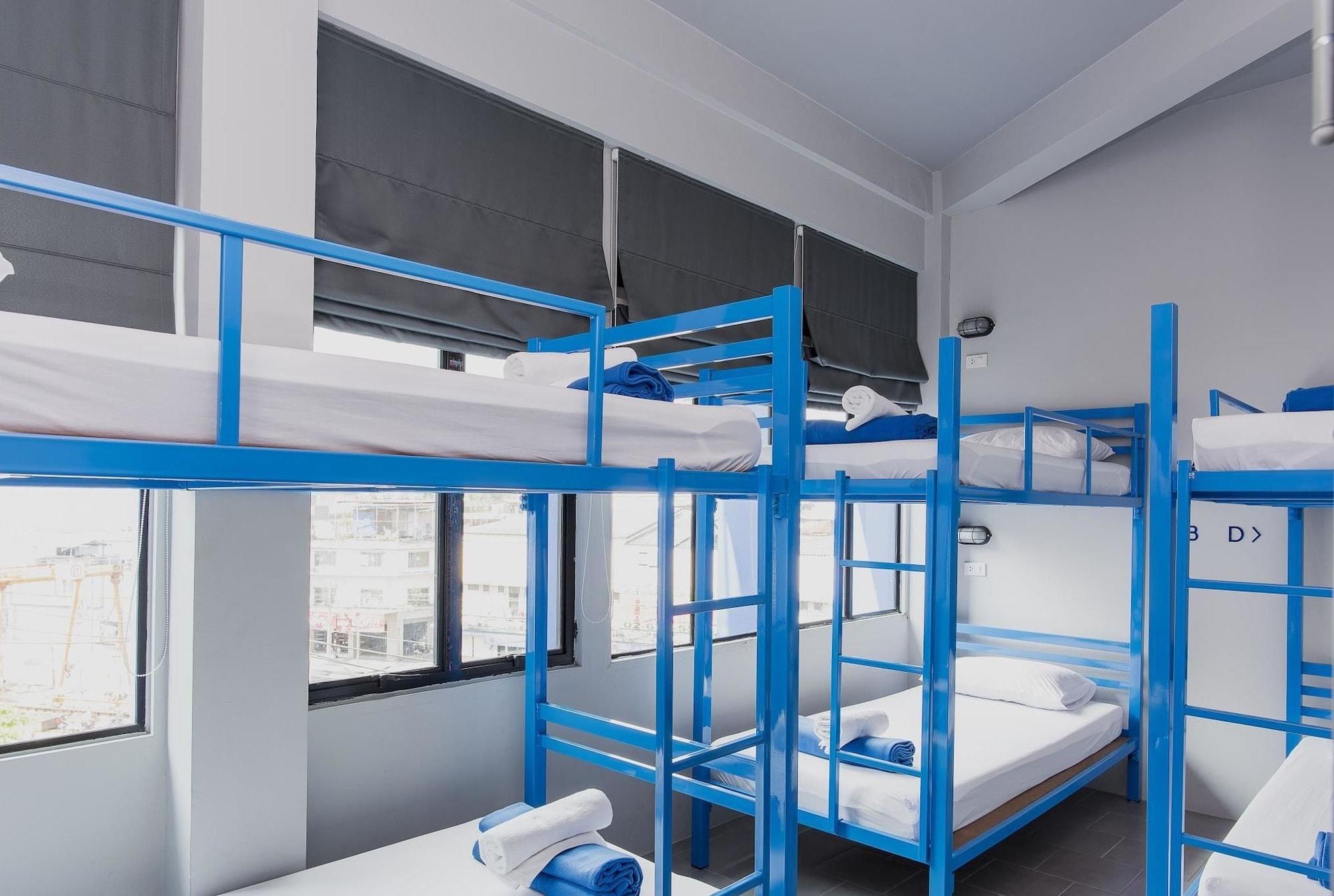 Loftel Station Hostel *