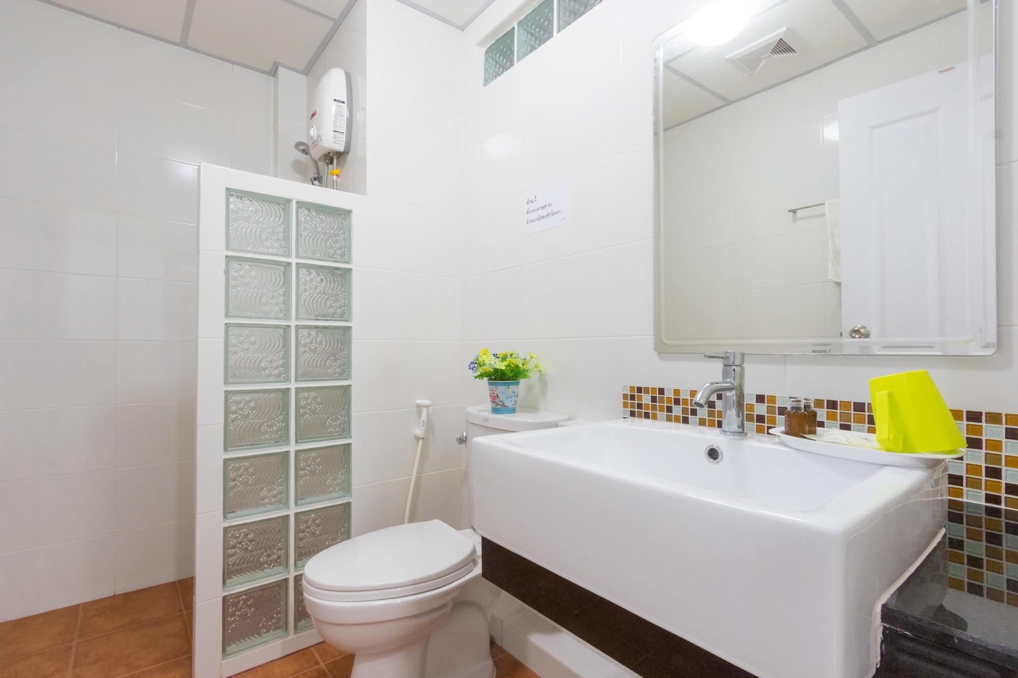 Jr Mansion On Nut Soi 25 2* Bangkok