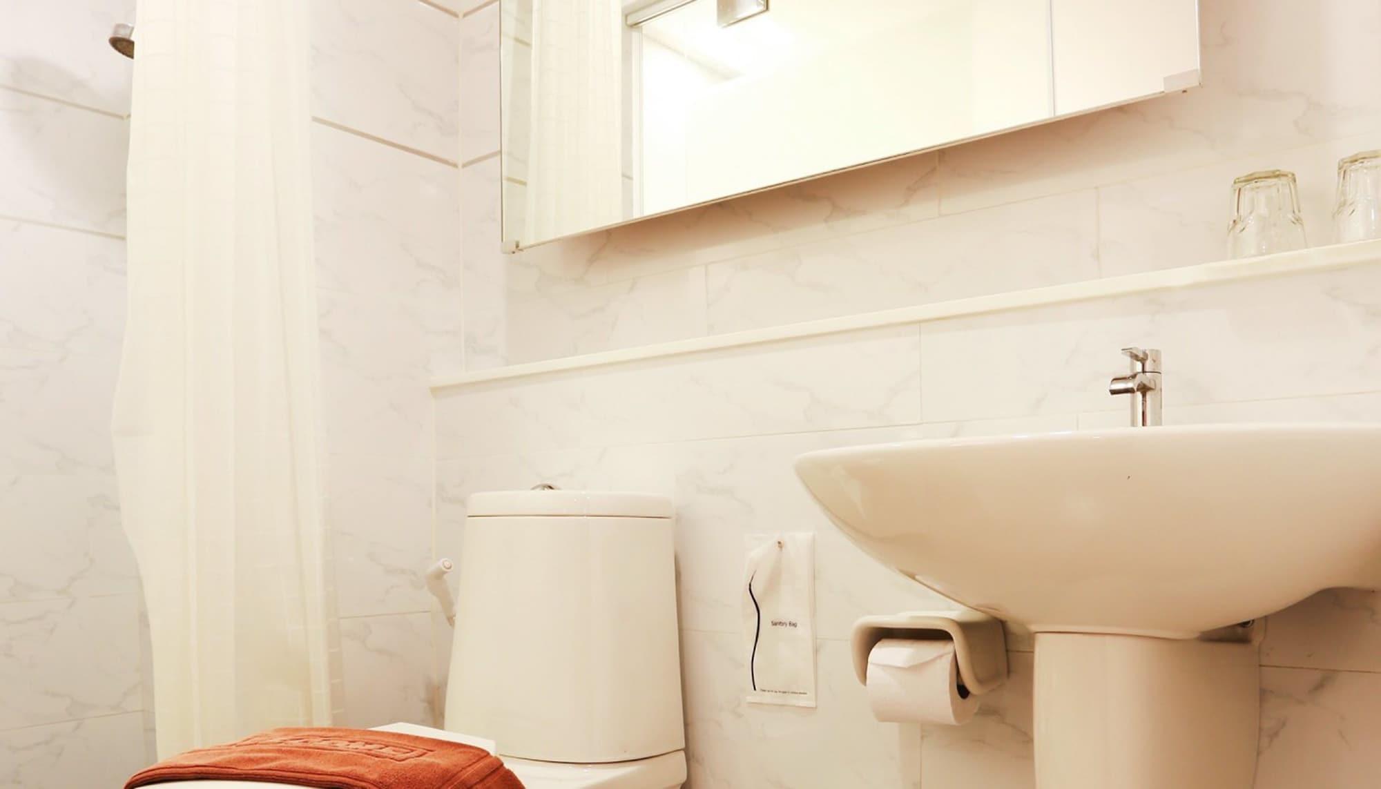 Ekamai Hotel 3*