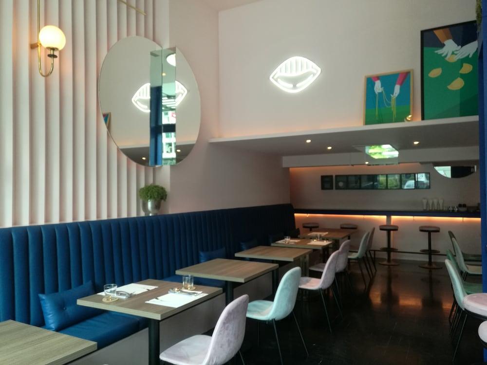 Sacha's Uno Hotel 3*