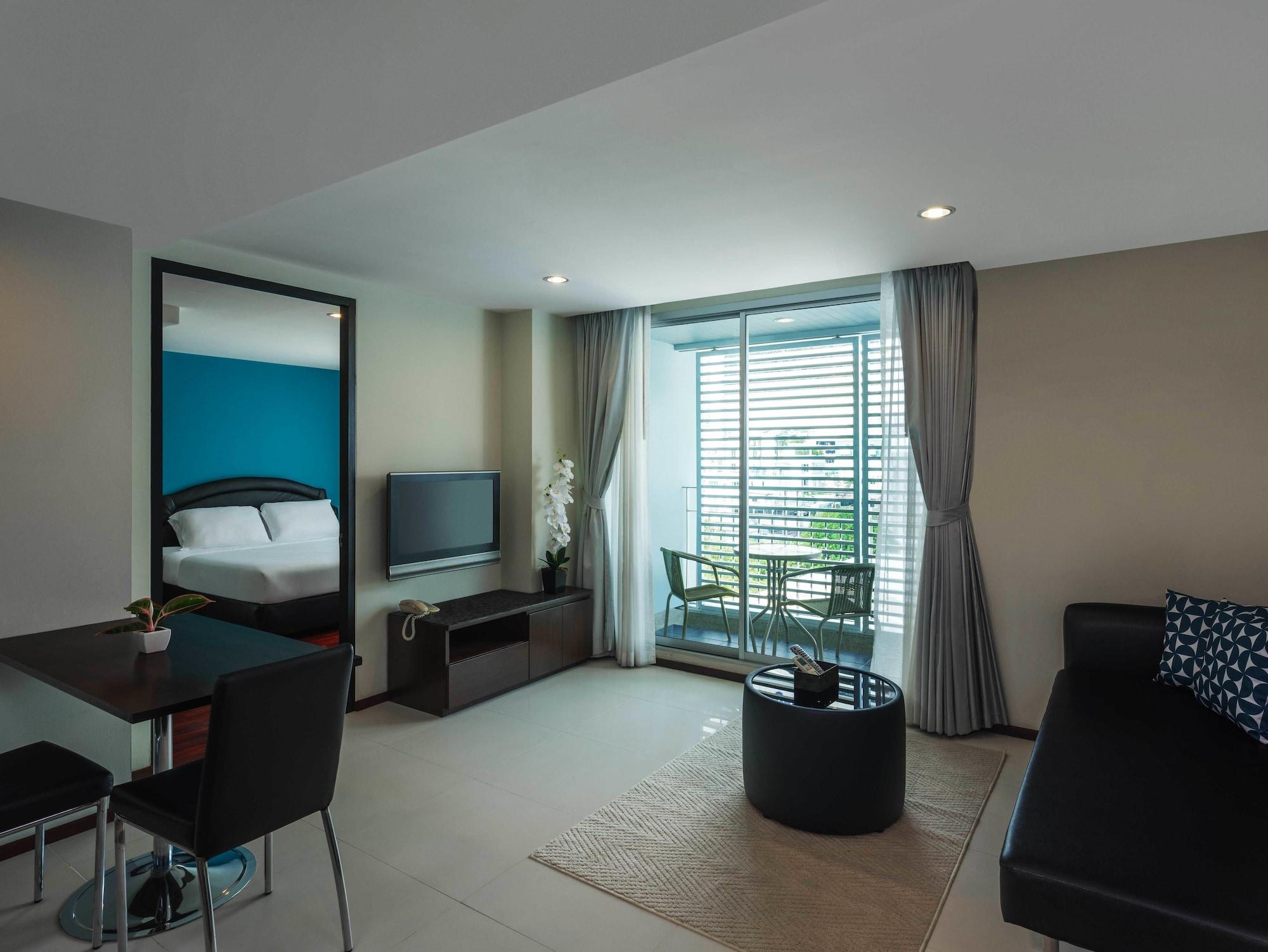 Silom Lofts Hotel 3*