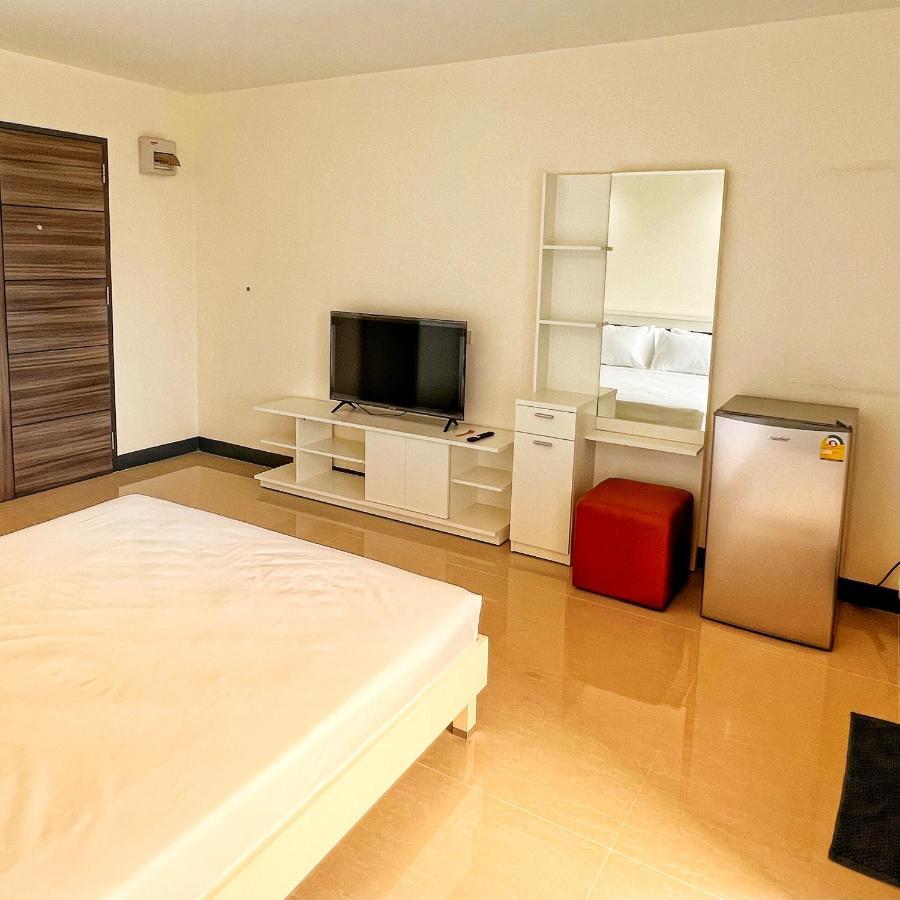 Apartment สิรสรร เพลส *