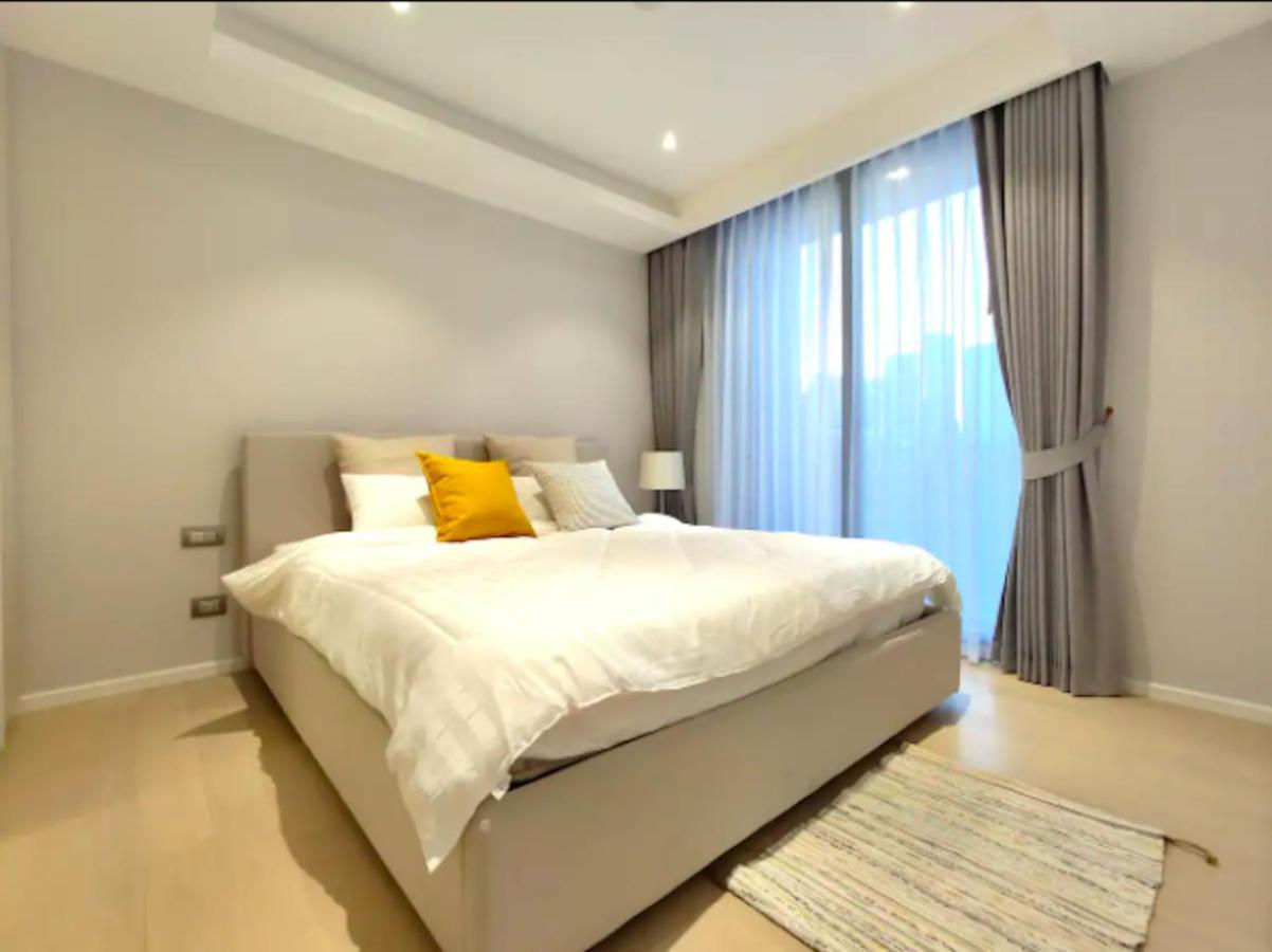 Apartment Sukhumvit 11#luxury#pool#gym#bts Nana&mrt Sukhumvit#1br#max2ppl *