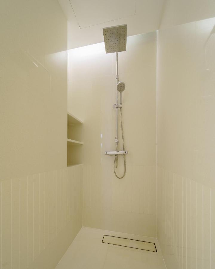 Sukhumvit 11#luxury#pool#gym#bts Nana&mrt Sukhumvit#1br#max2ppl Apartment Bangkok