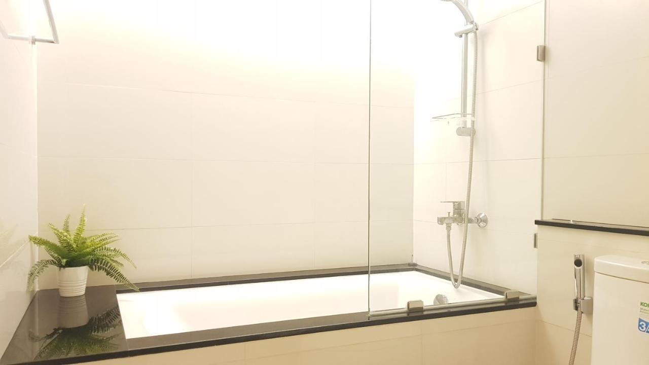 Downtown Near Asok Bts Mrt Terminal 21 Rooftop Pool & Gym Apartment Bangkok