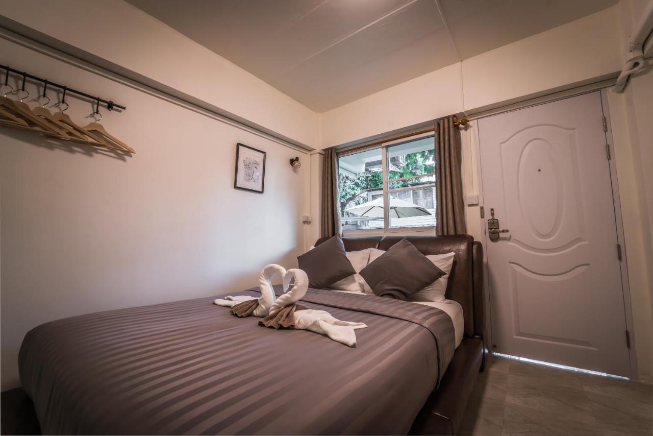 Canal View Lo-ha Guest House, Contactless Check-in Guest house Bangkok