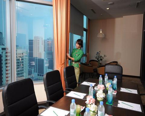 Executive Club At Windsor Hotel