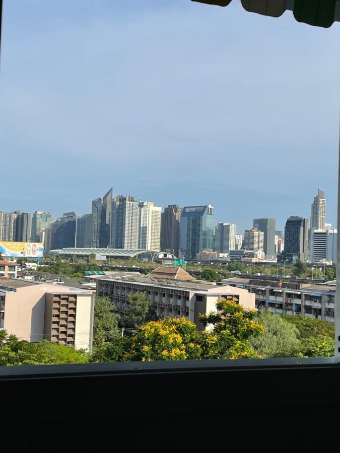 A4 Dindaeng Apartment