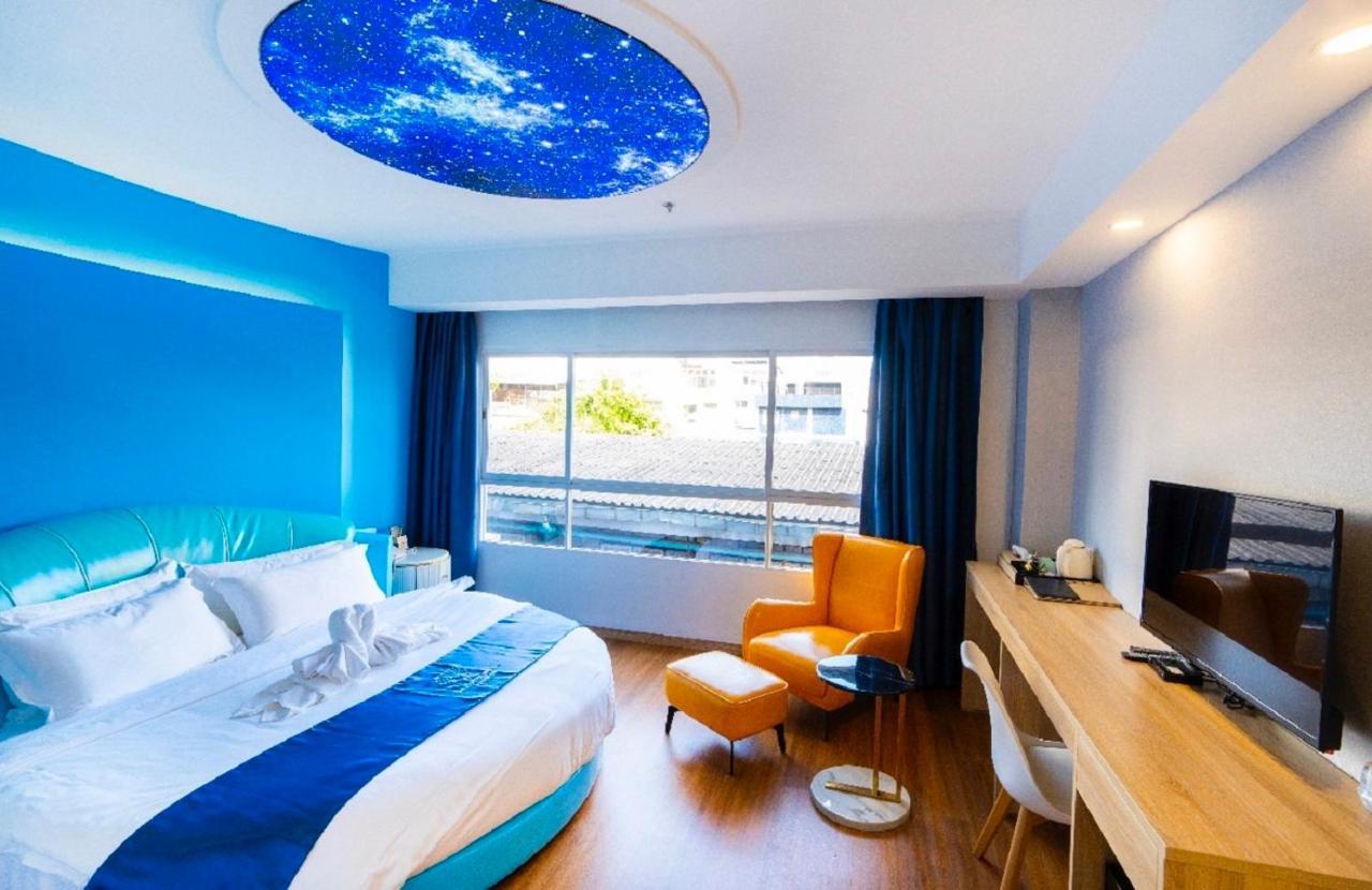 Sapphire Silom