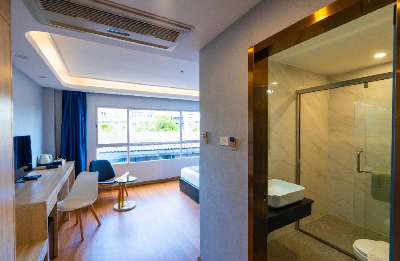 Sapphire Silom Hotel 5*