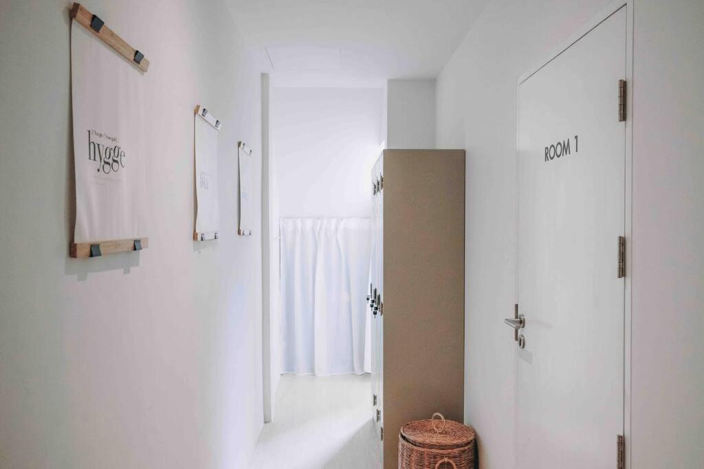 Apartment 820house - Entire Floor 4 Beds