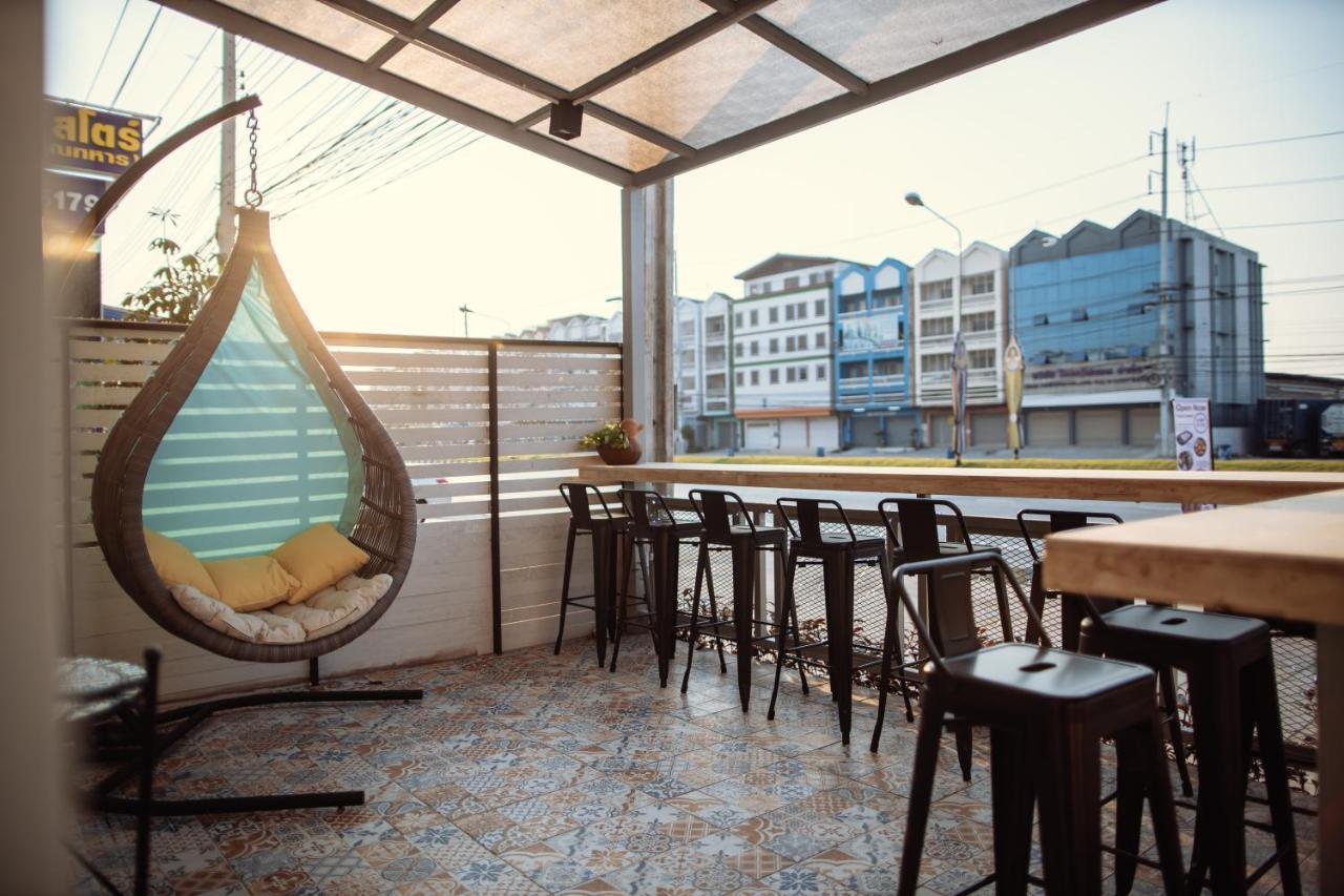 Sleep To Fly & Suvarnabhumi Airport Hostel *