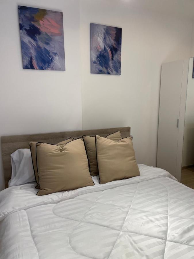 Breezy With Balcony View Sukhumvit77 Appartement