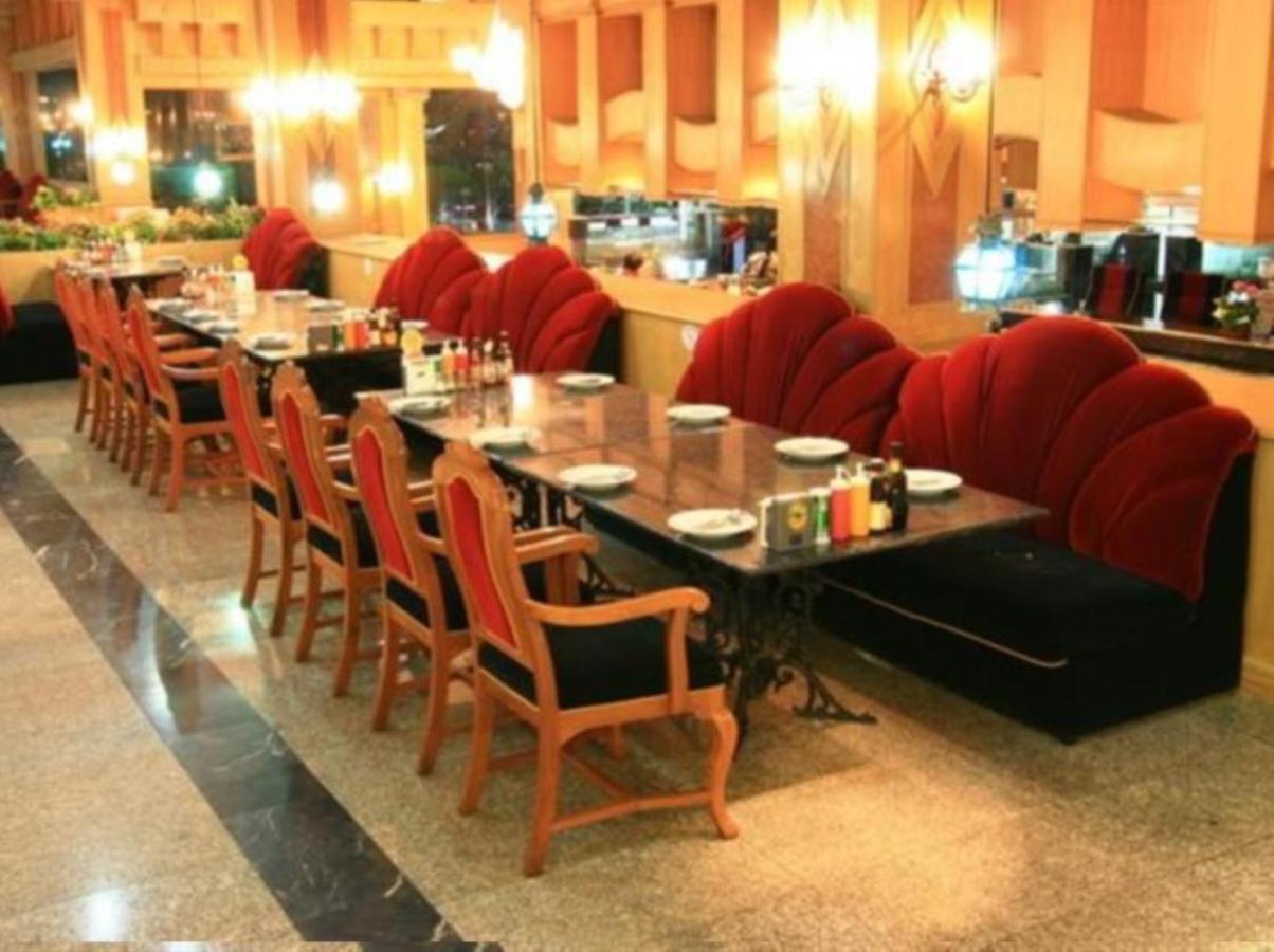 13 Coins Airport Ngam Wong Wan - Domestic 3* Bangkok