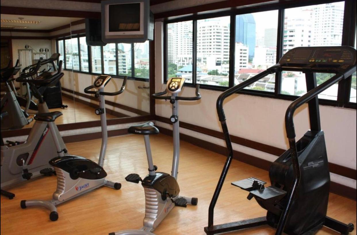 Omnitower Two Bedroom Cozy Apartment Bangkok