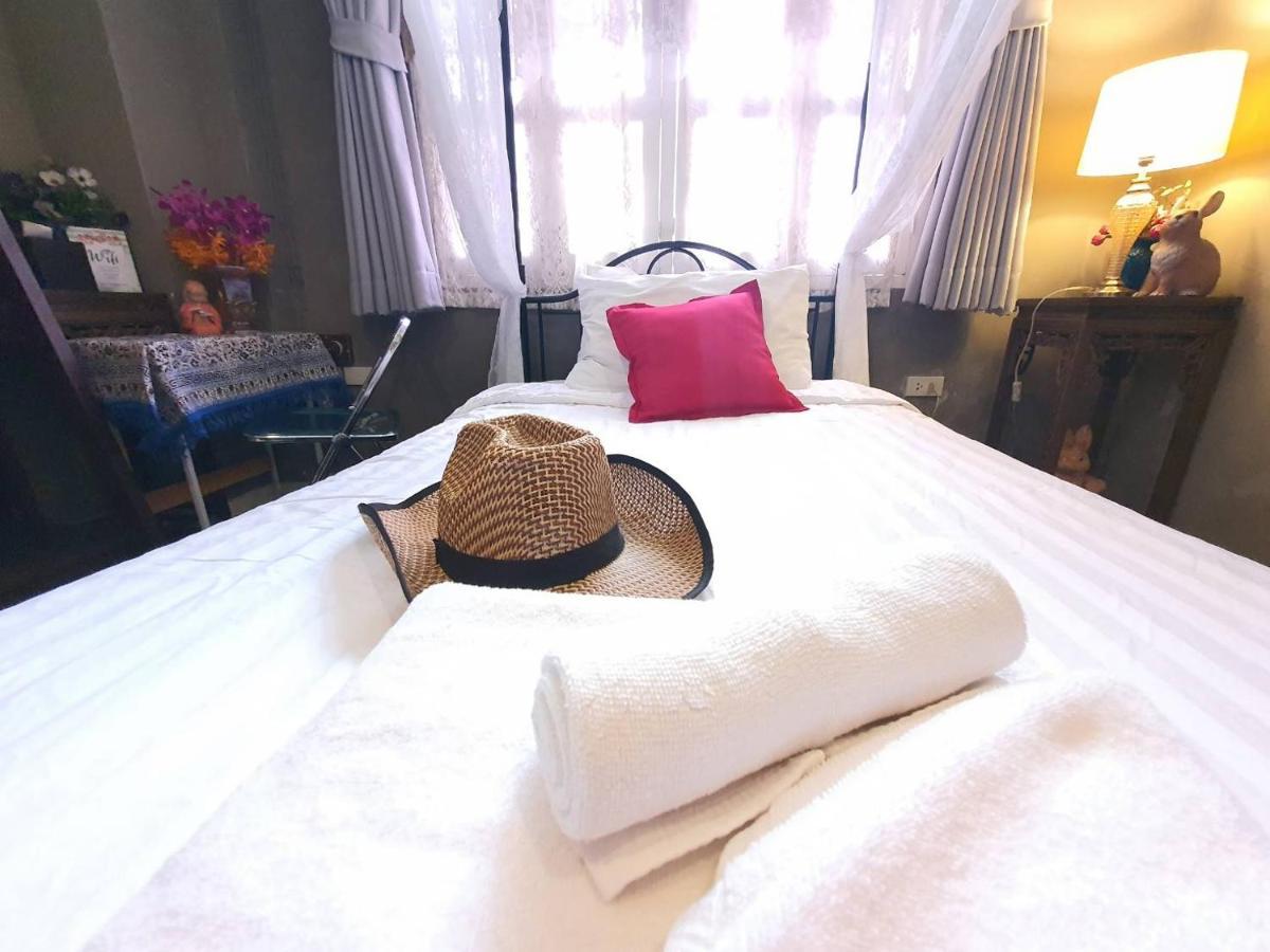The Unforgotten Bed & Breakfast Bangkok