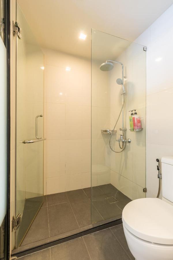 Stylish ,2beds, Free Wi-fi,netflix, Bts Asok, Sukhumvit Pangsapuri