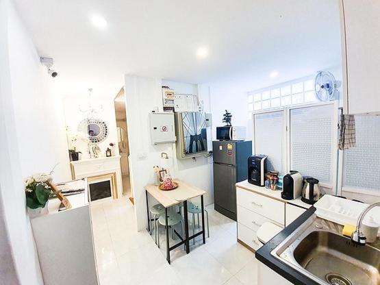 Hostel Aora Boutique Ekkamai