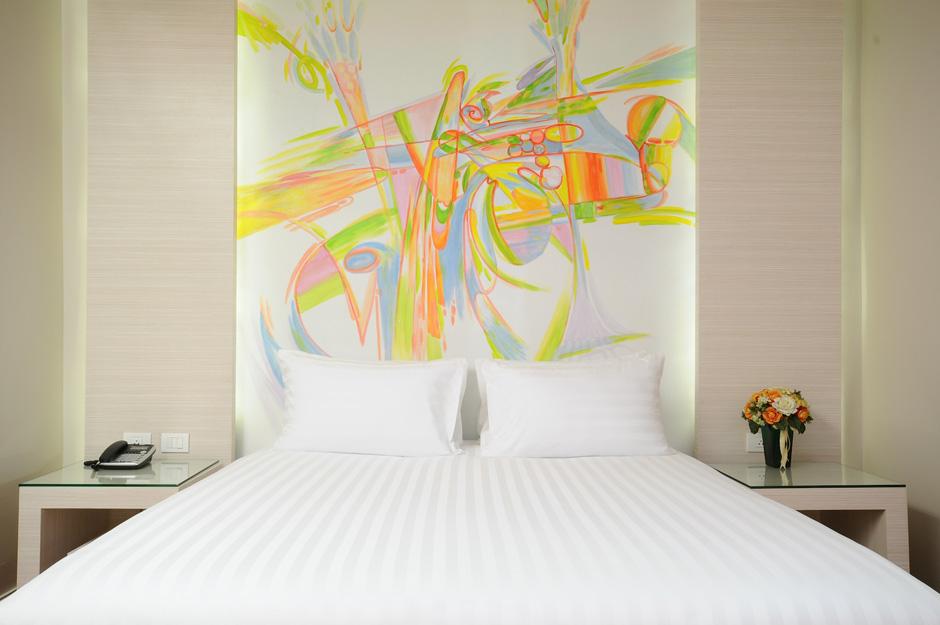 One One Hotel 3*