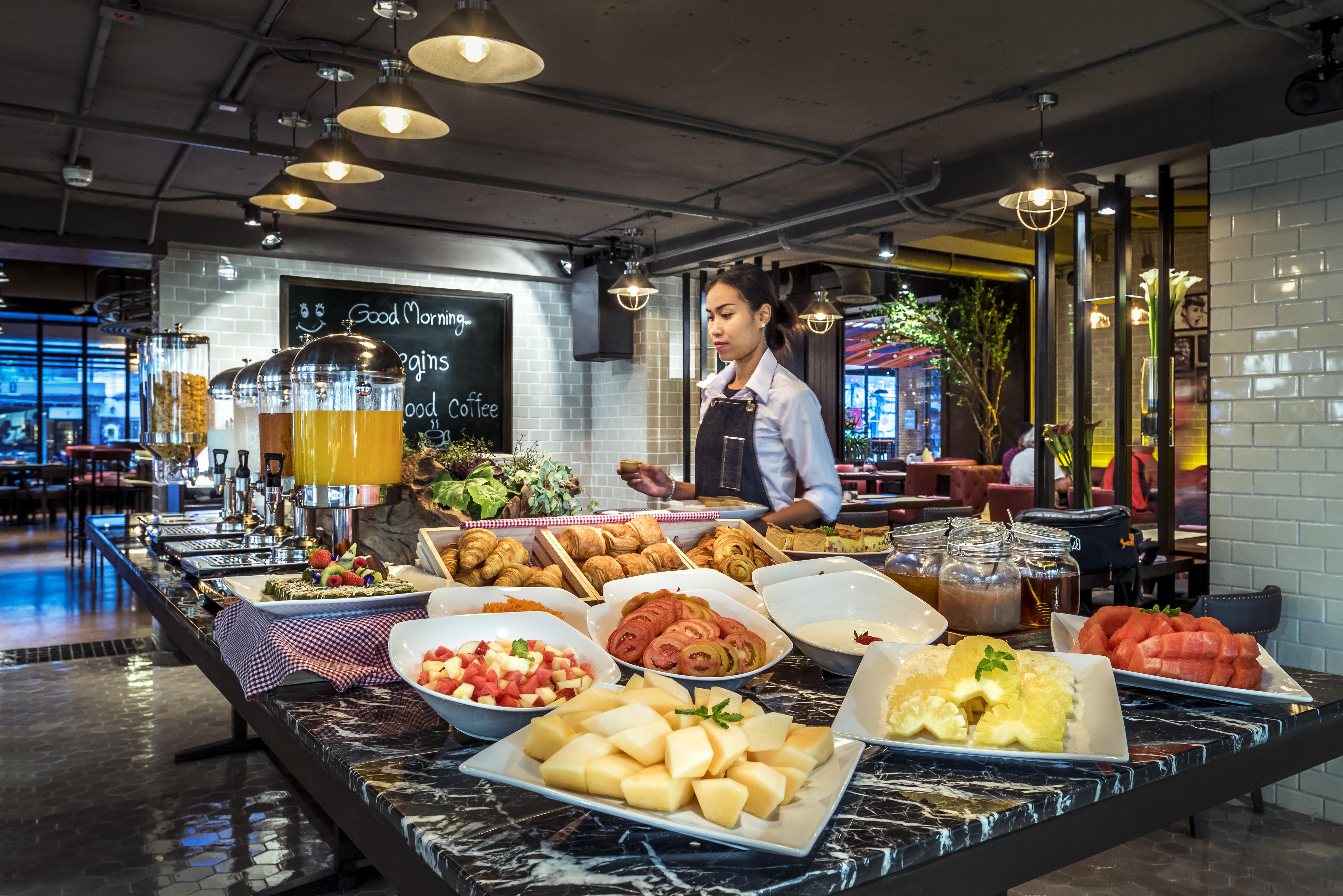 Mercure Sukhumvit 11 Hotel 4*