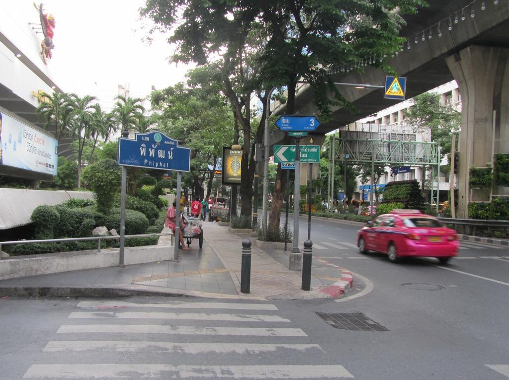 Les Fleurs Bangkok