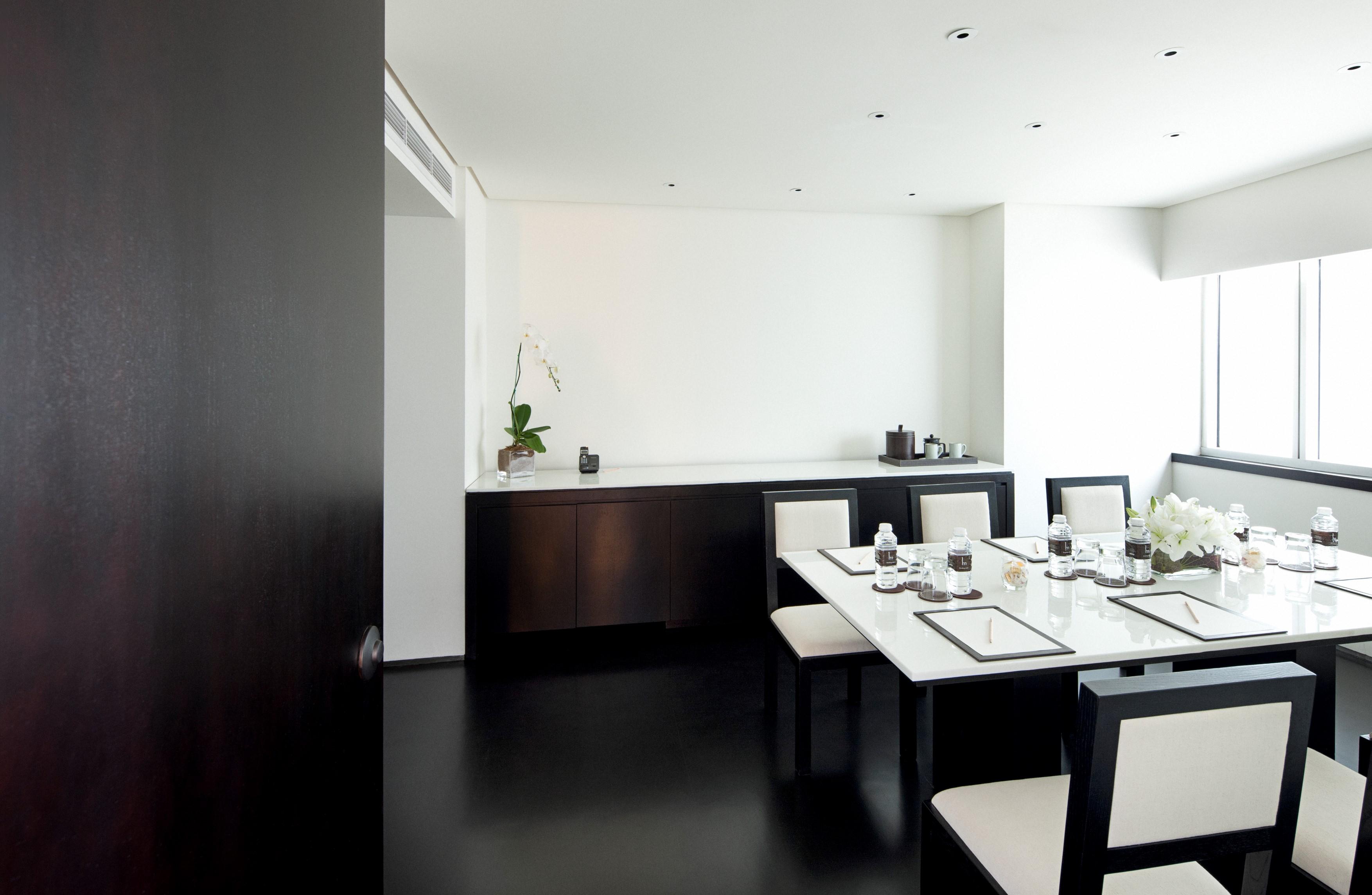 Metropolitan Hotel 5*