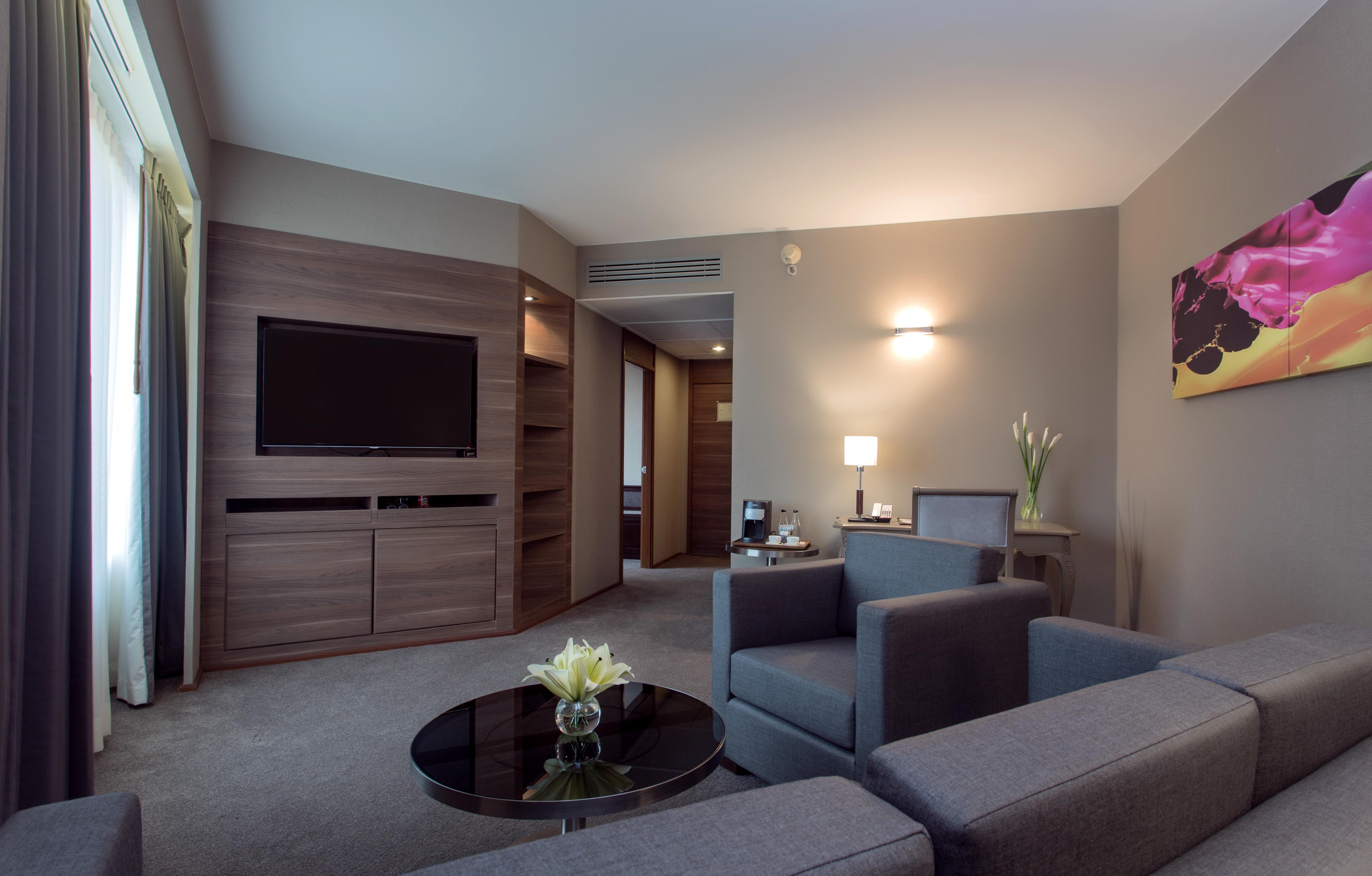Swissotel Ratchada 5*