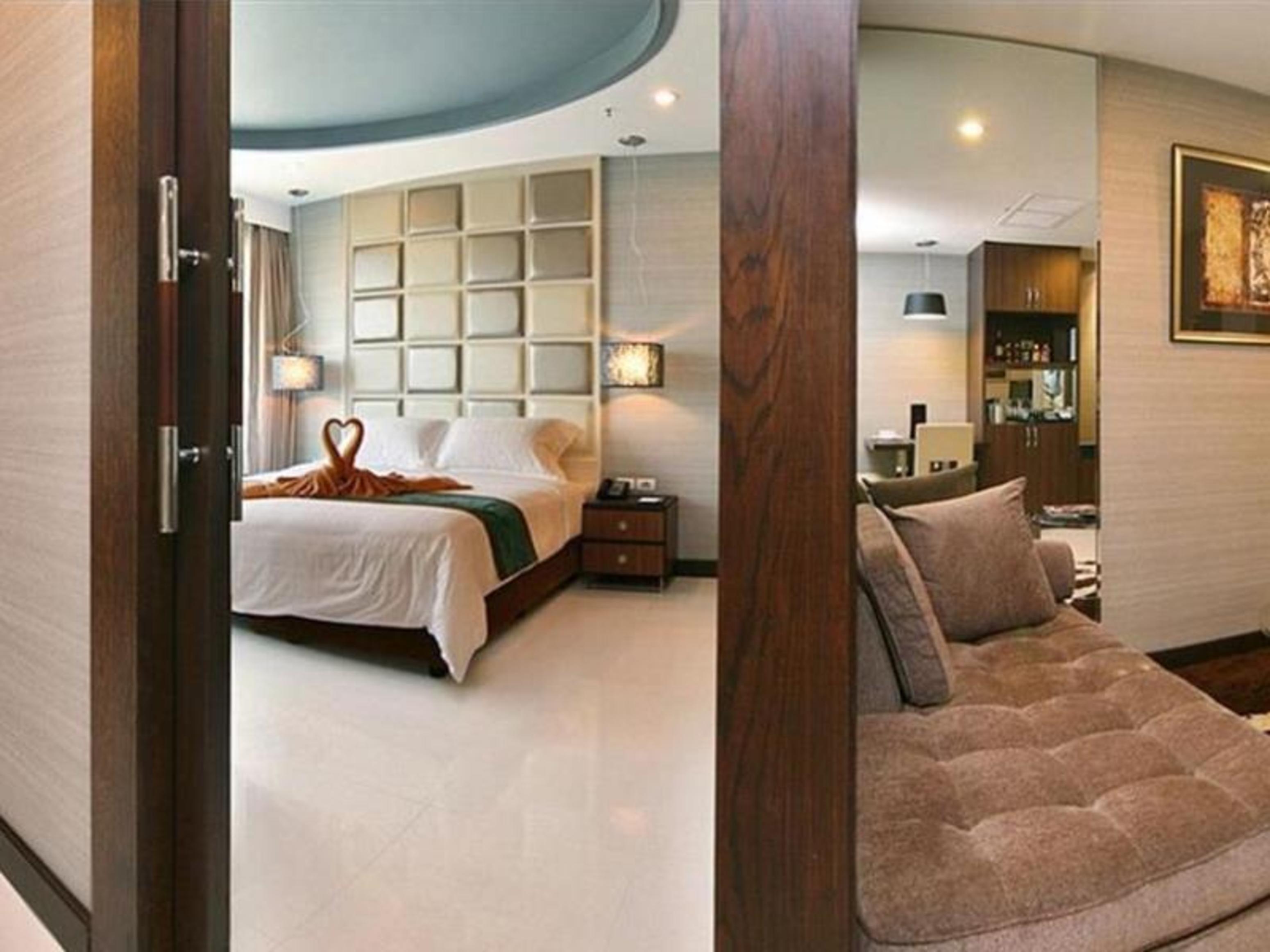 Furamaxclusive Asoke, Hotel