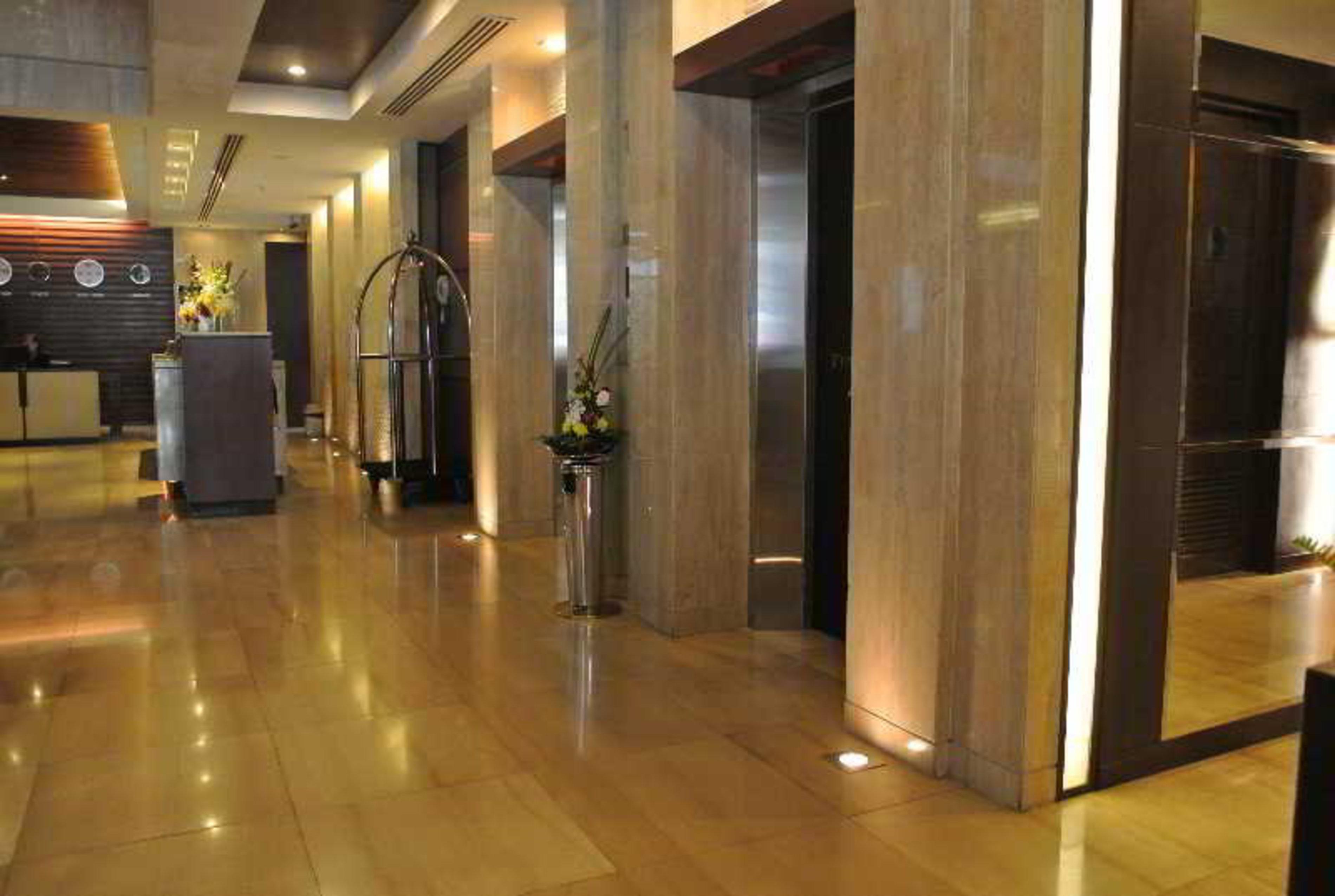 Furamaxclusive Asoke,