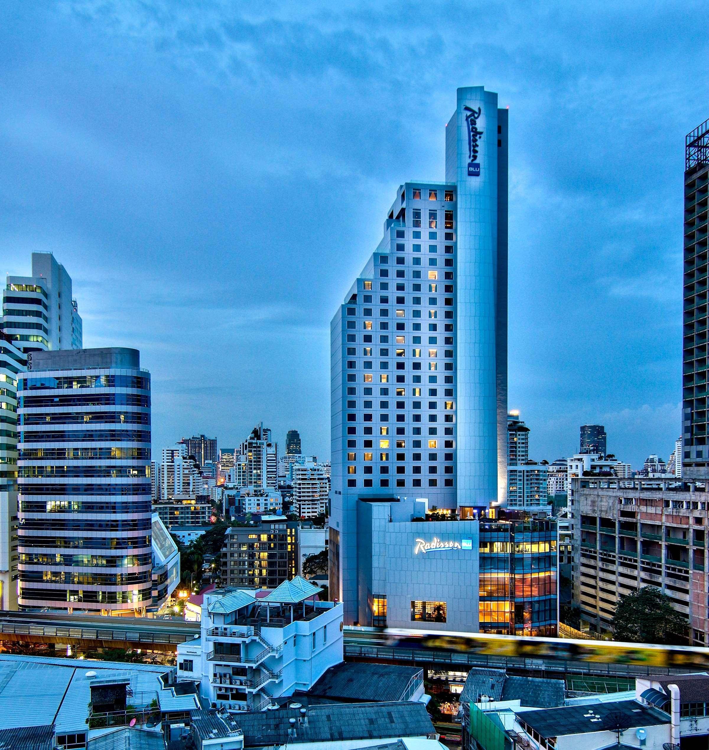 Radisson Blu Plaza Hotel 5*
