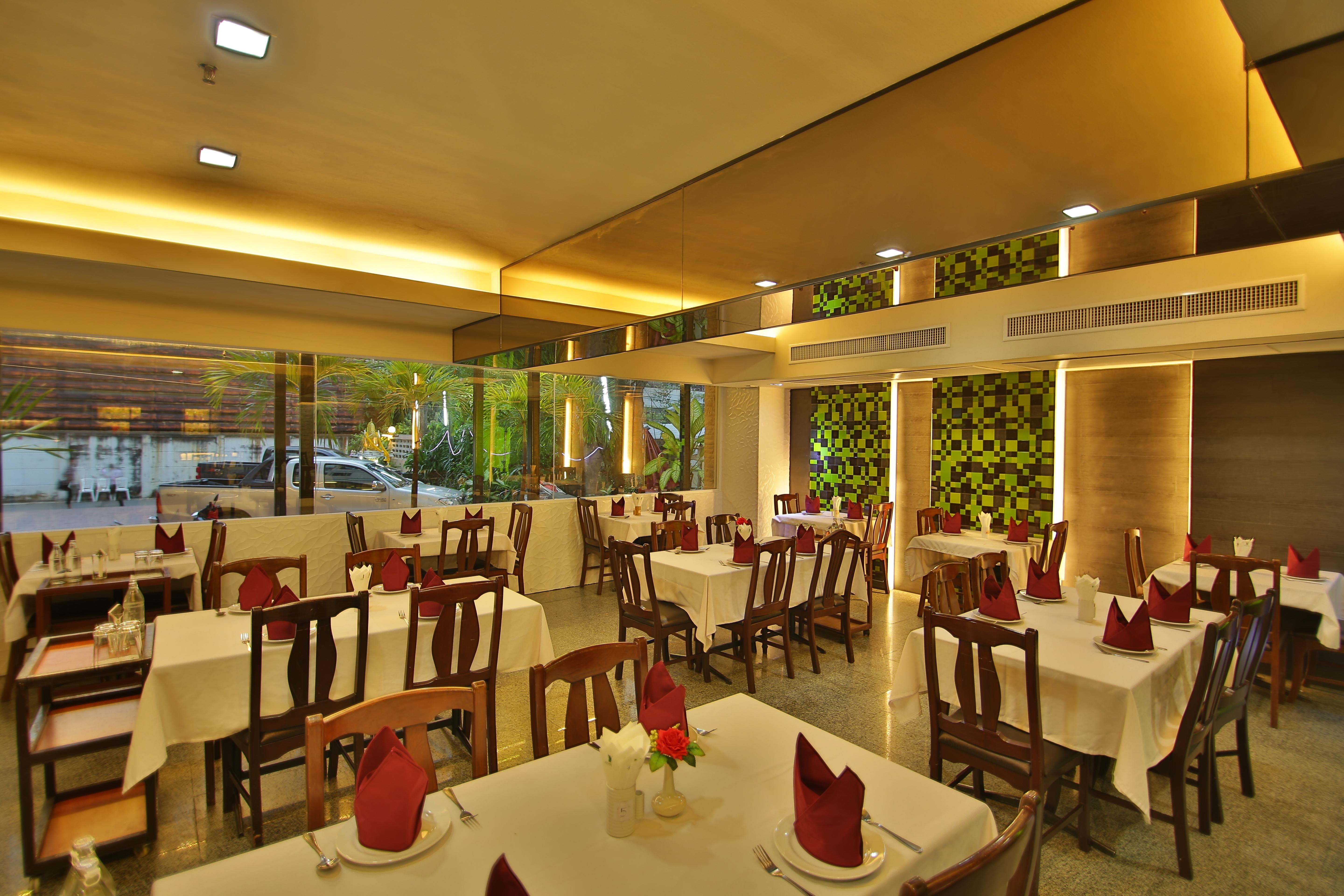 Convenient Park Hotel