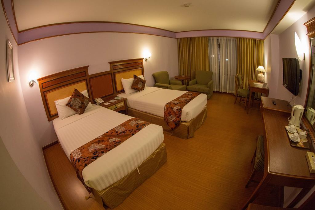 Hotel Town In Town 4*
