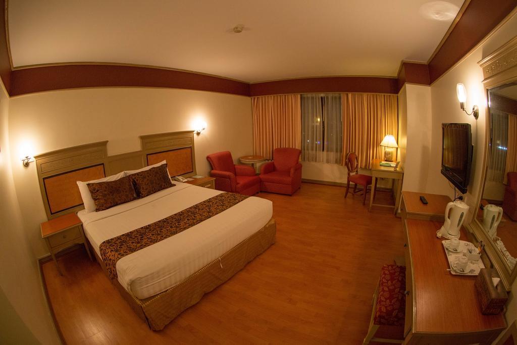 Hotel Town In Town 4*