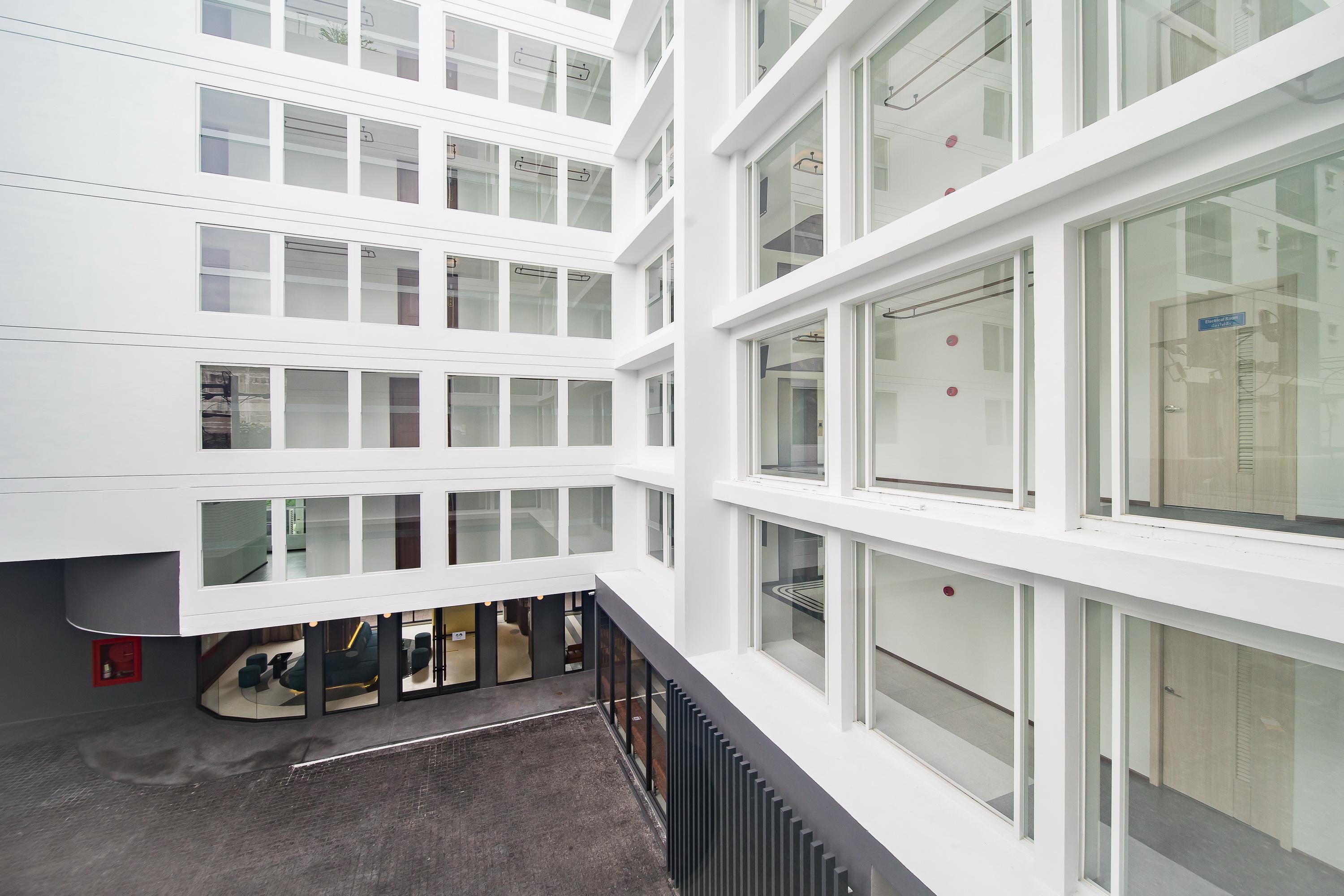 Hotel Amber Sukhumvit 85 3*