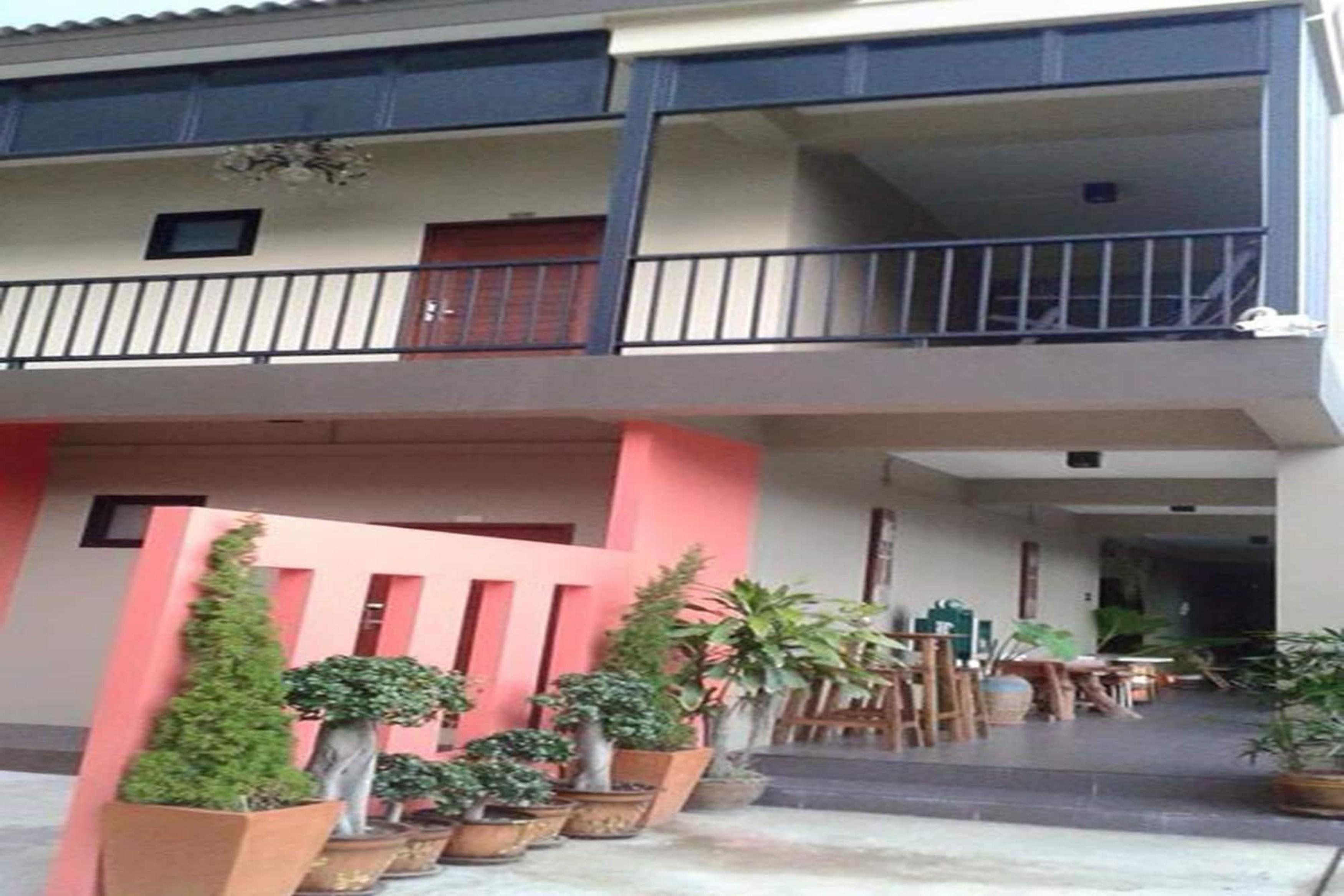 Hotel The Pool 3*