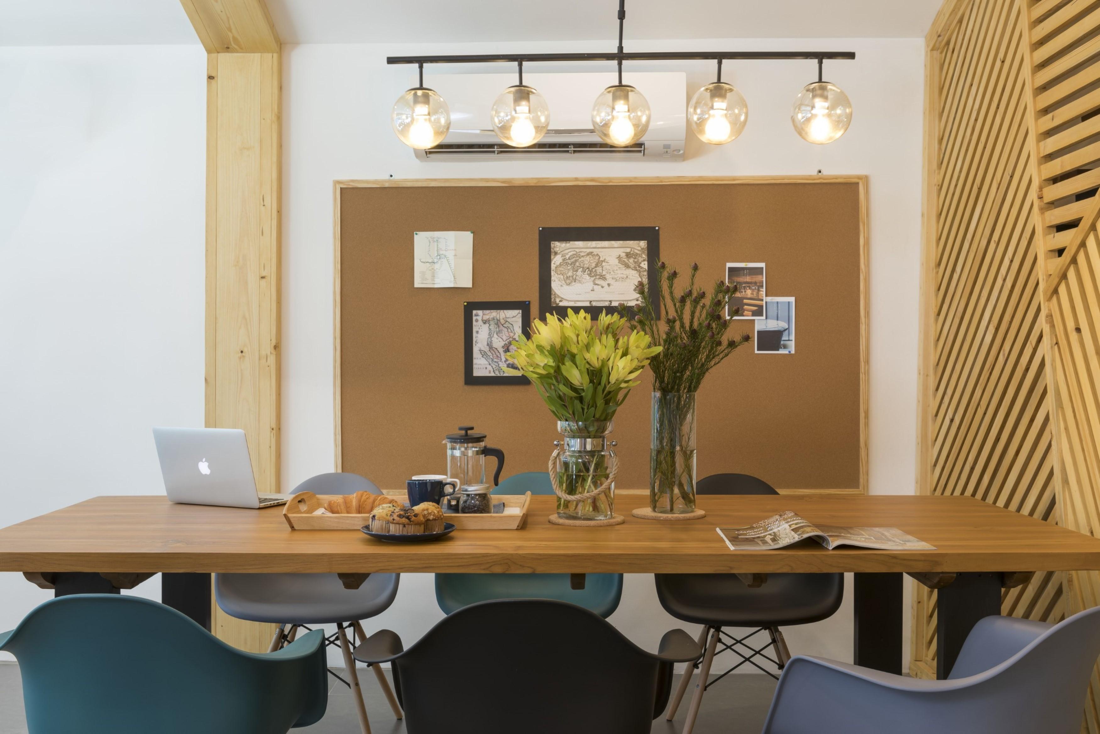 Timber Hostel *
